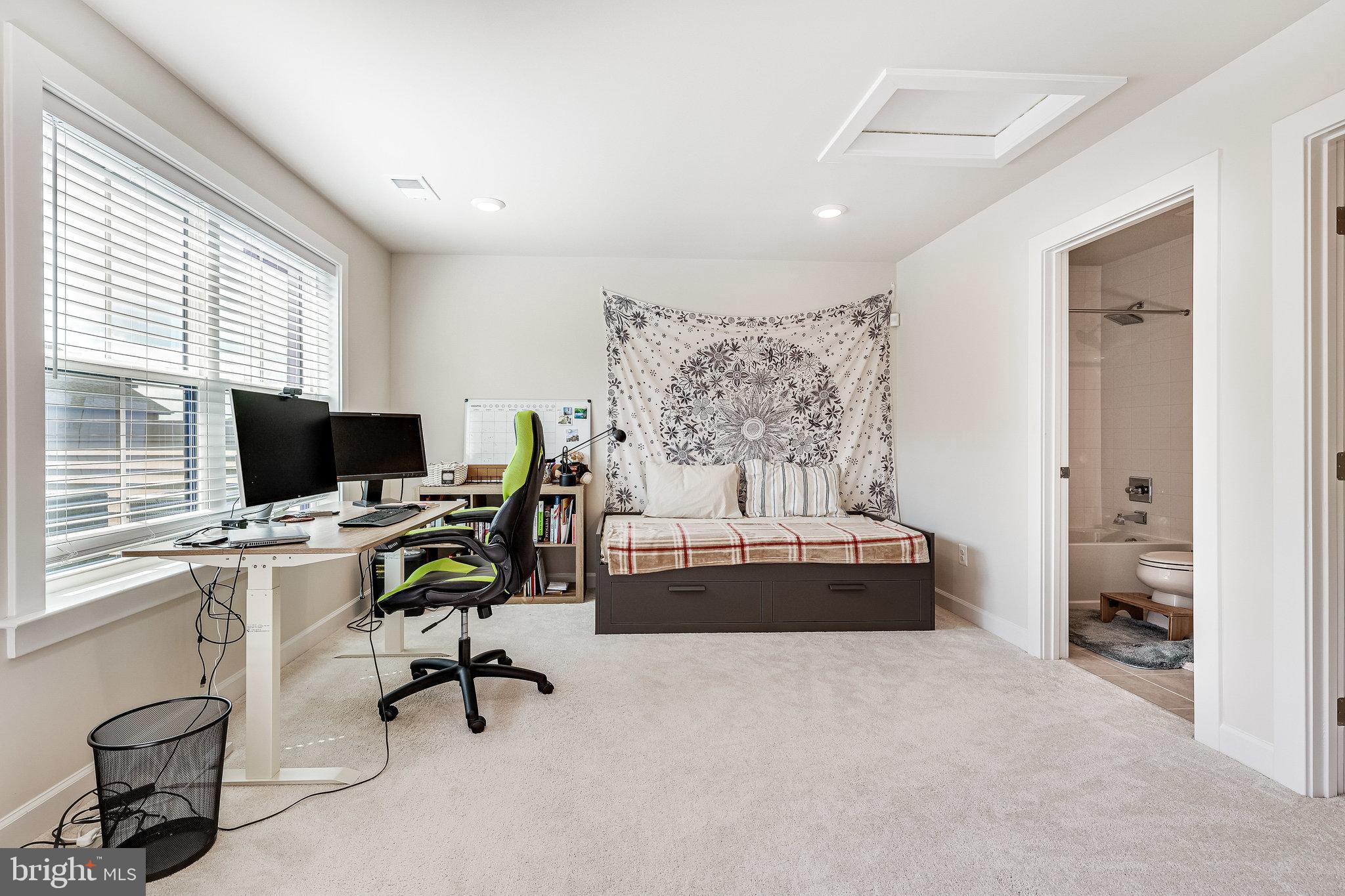 WATERVIEW AT WOODLAND PARK - Residential Lease