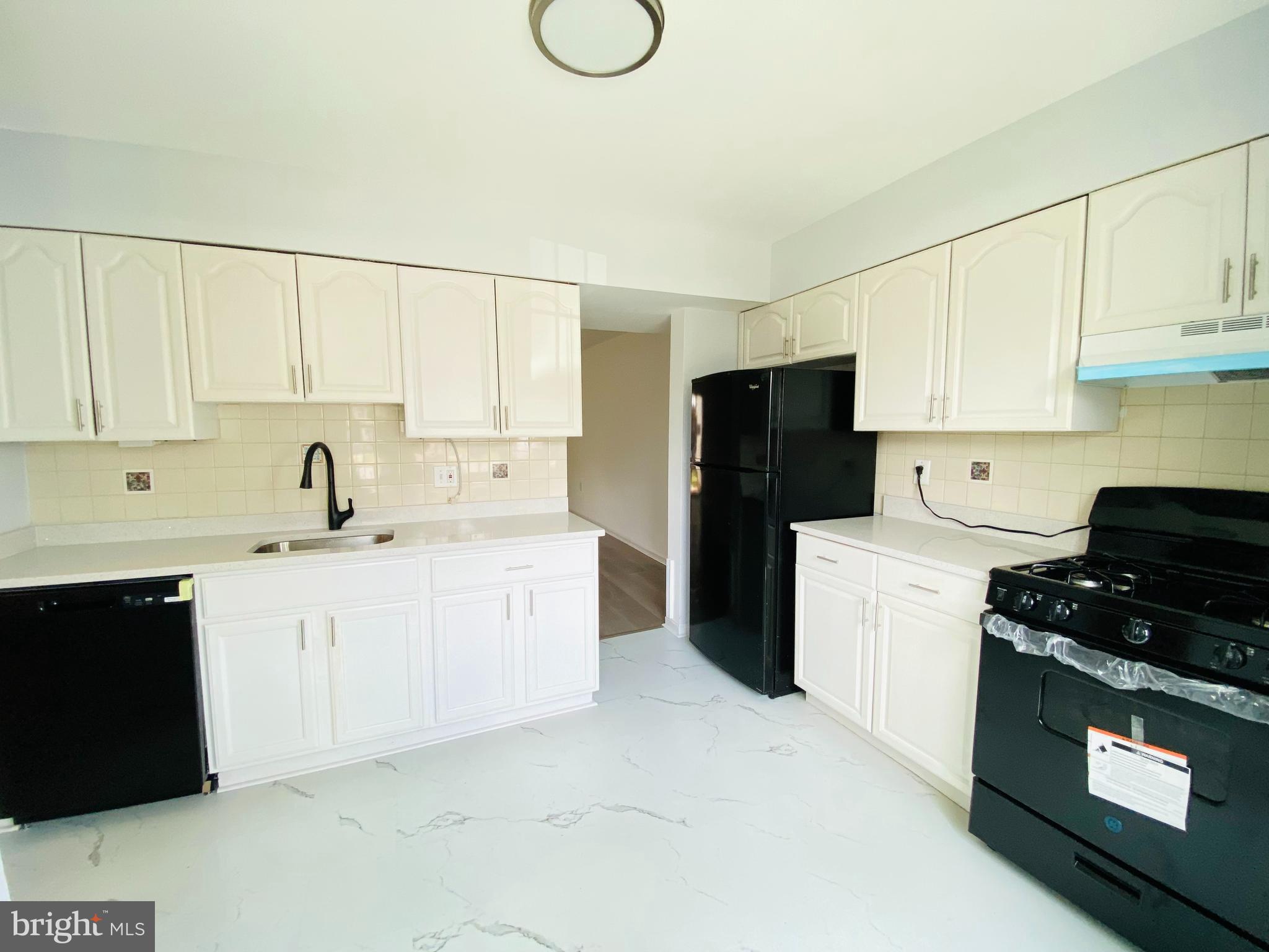 8192 COMMUNITY DRIVE