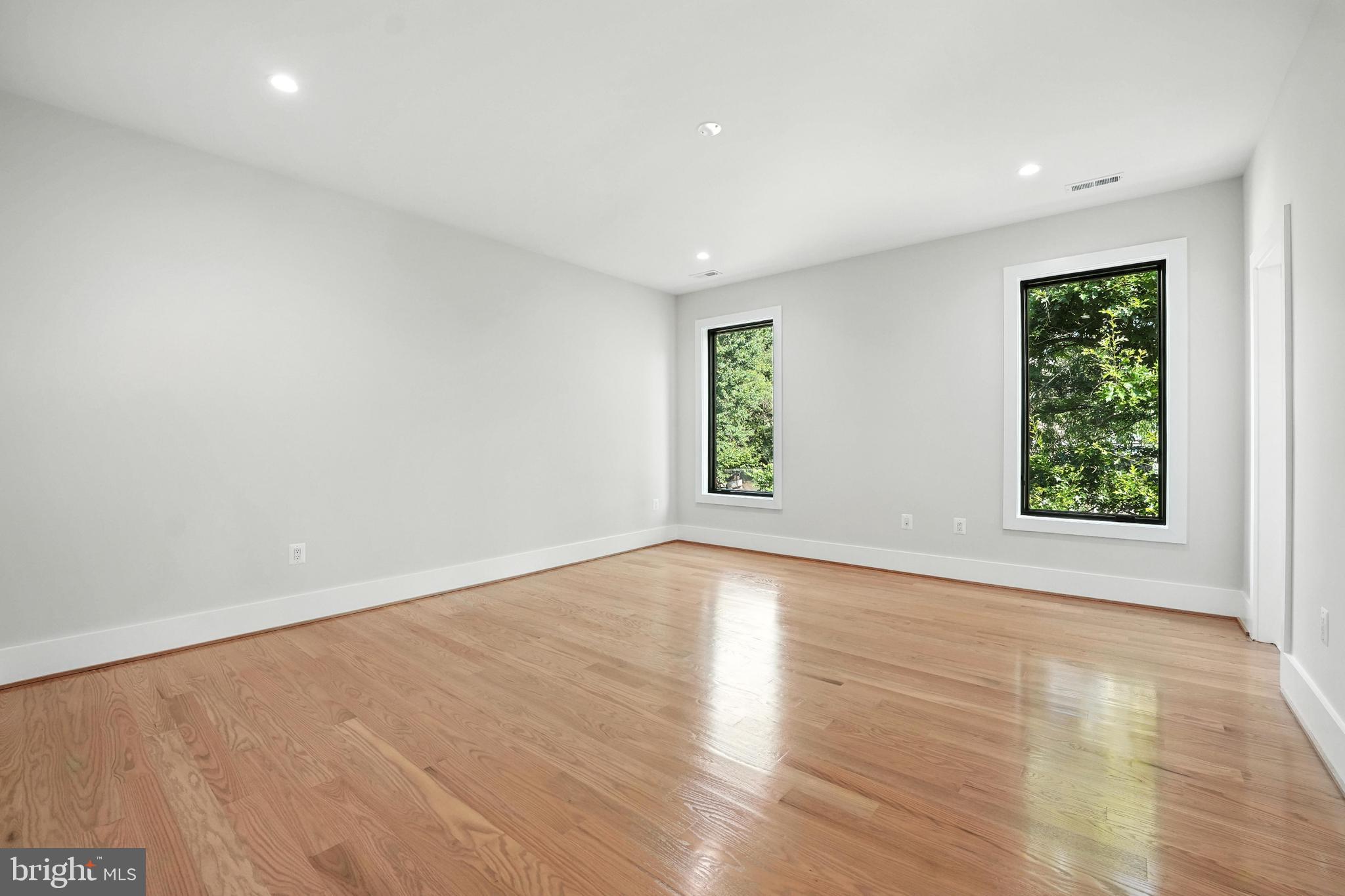 PIMMIT HILLS - Residential