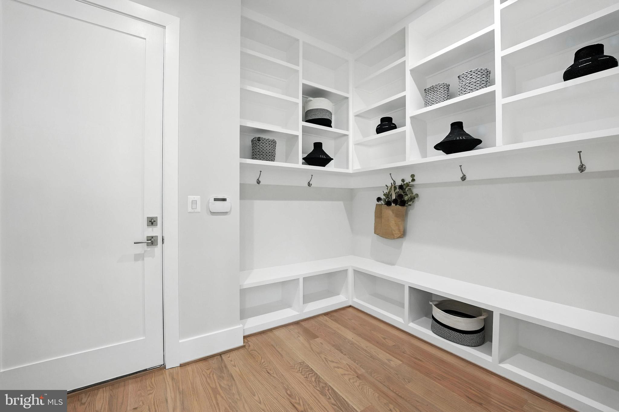 PIMMIT HILLS - Residential