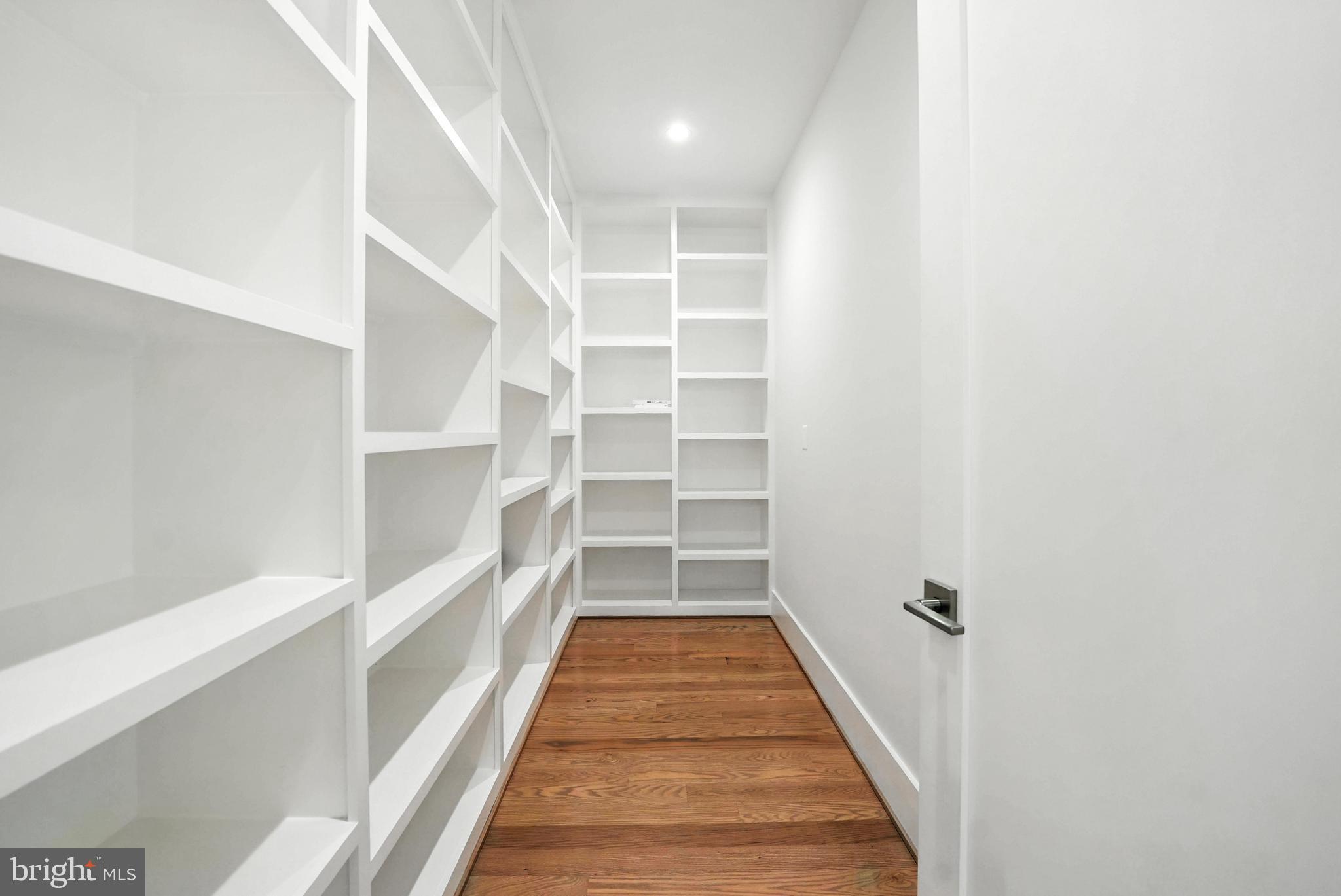 PIMMIT HILLS - Residential