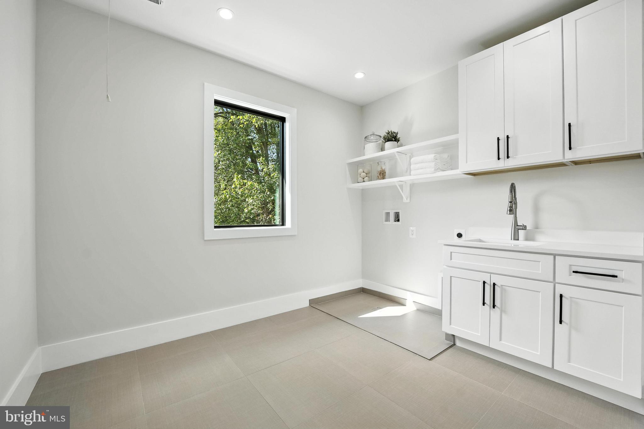 PIMMIT HILLS - Residential