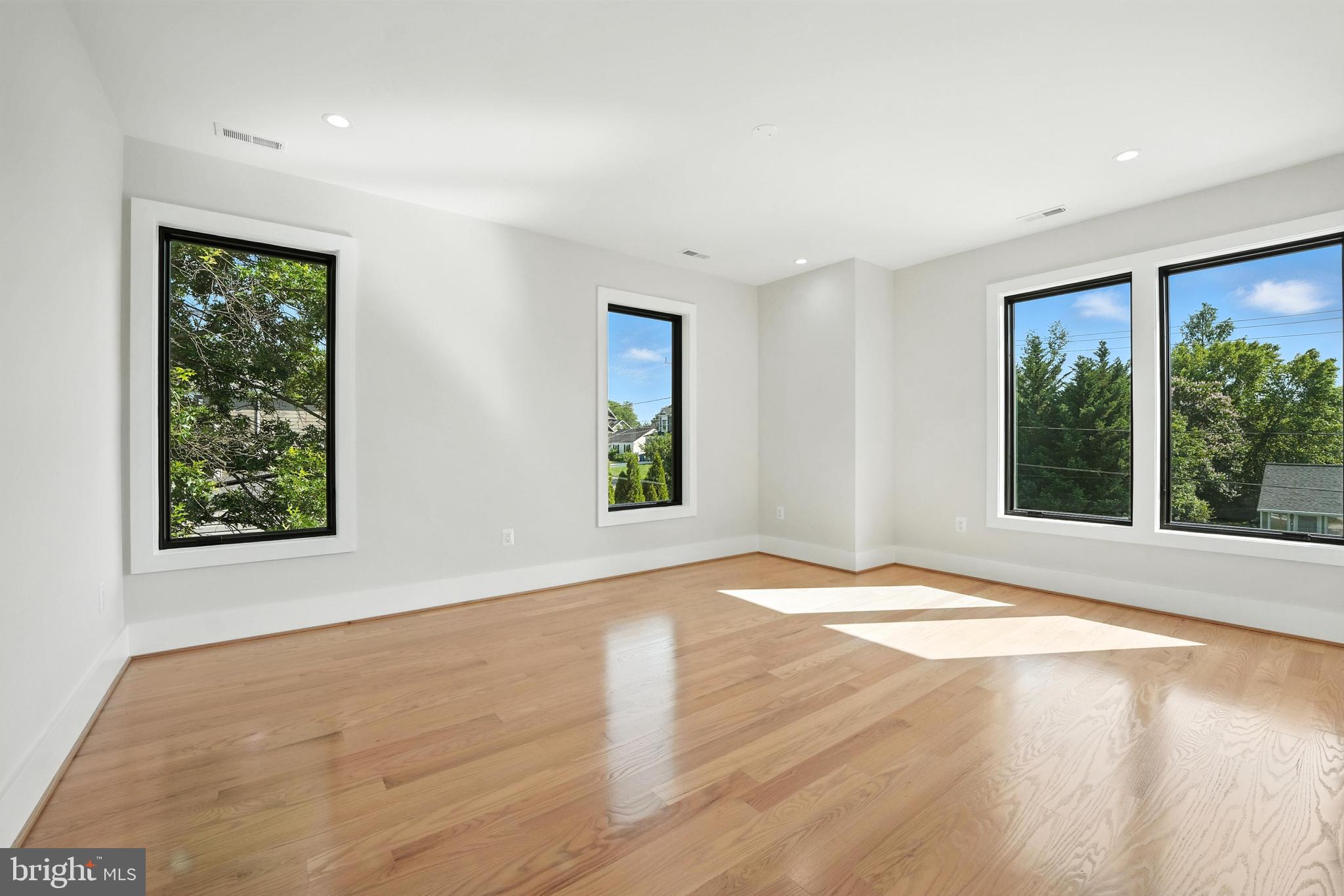 PIMMIT HILLS - Residential