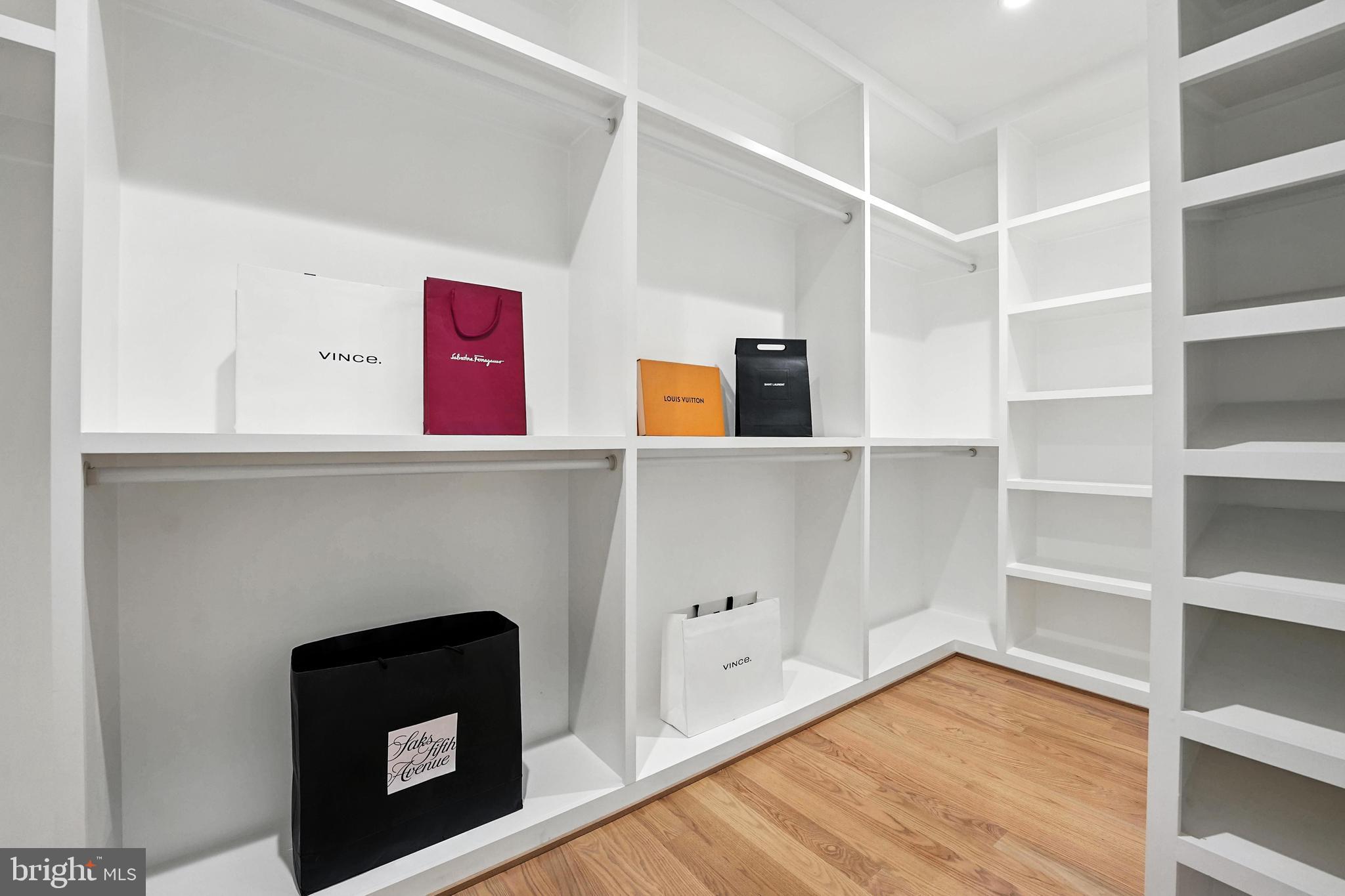 PIMMIT HILLS - Residential