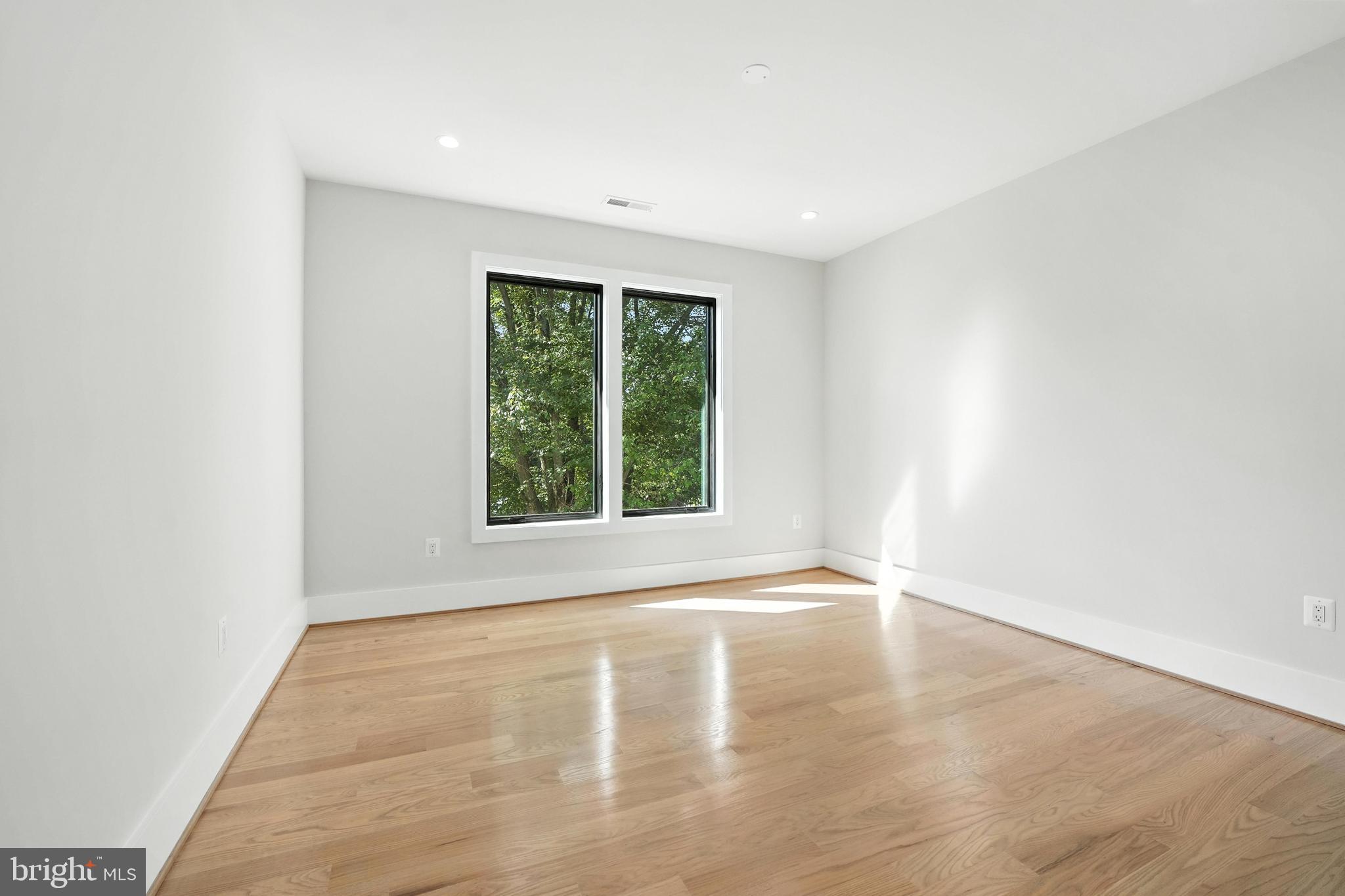 PIMMIT HILLS - Residential