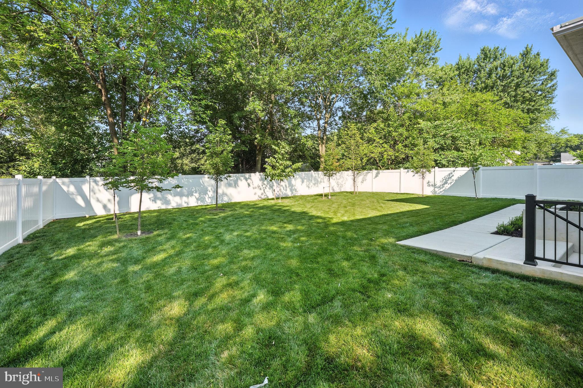 1910 CHERRI DRIVE