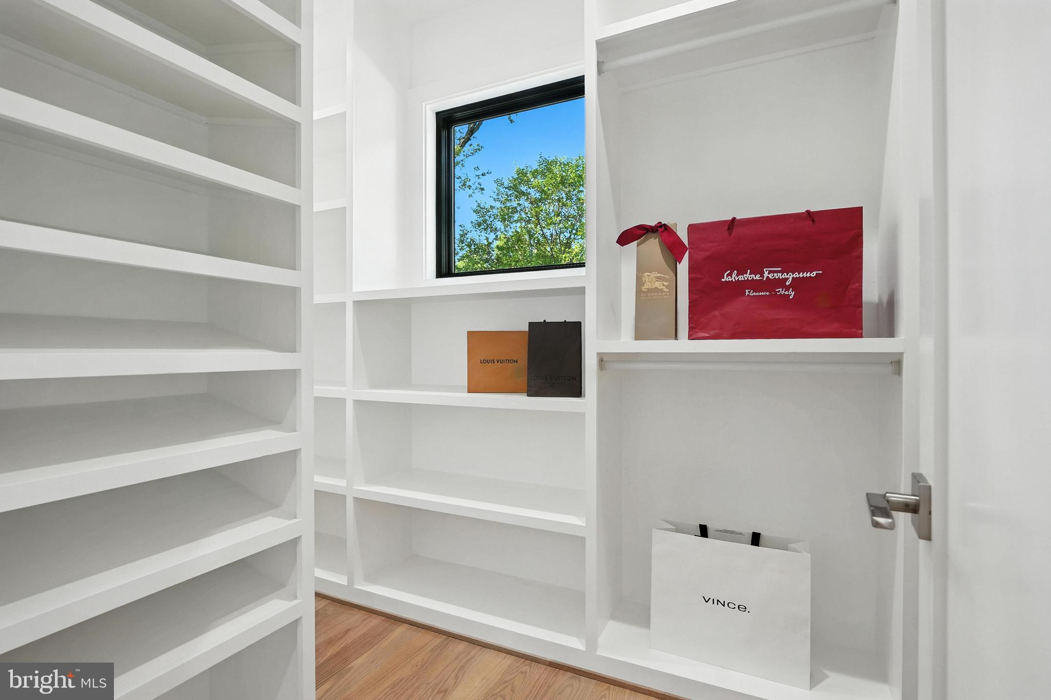 PIMMIT HILLS - Residential