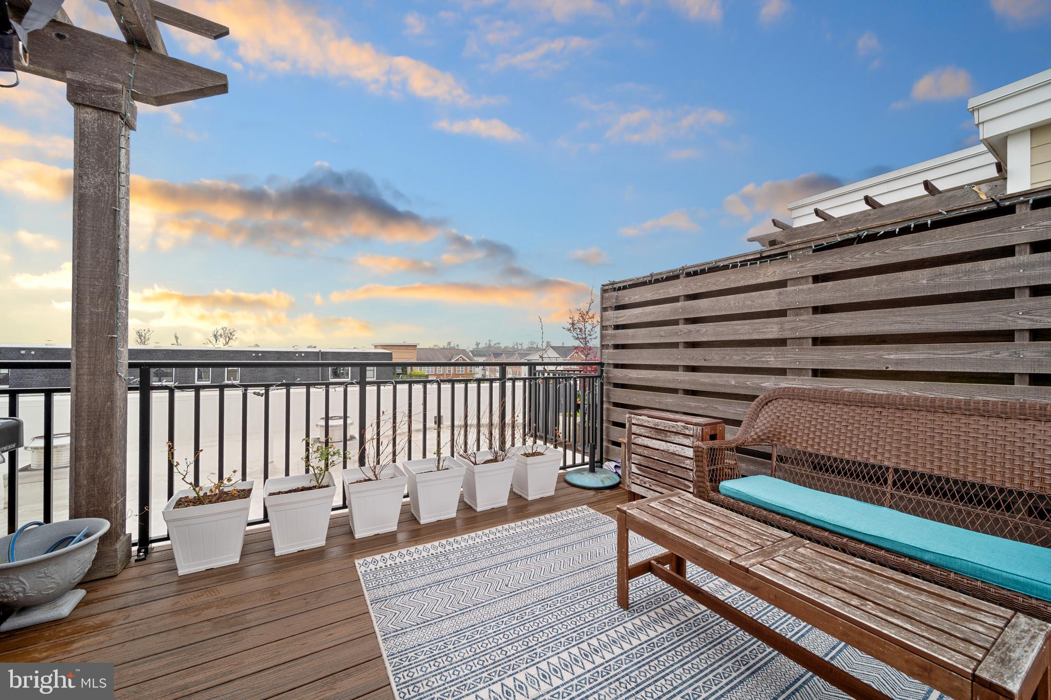 LANSDOWNE TOWN CENTER - Residential