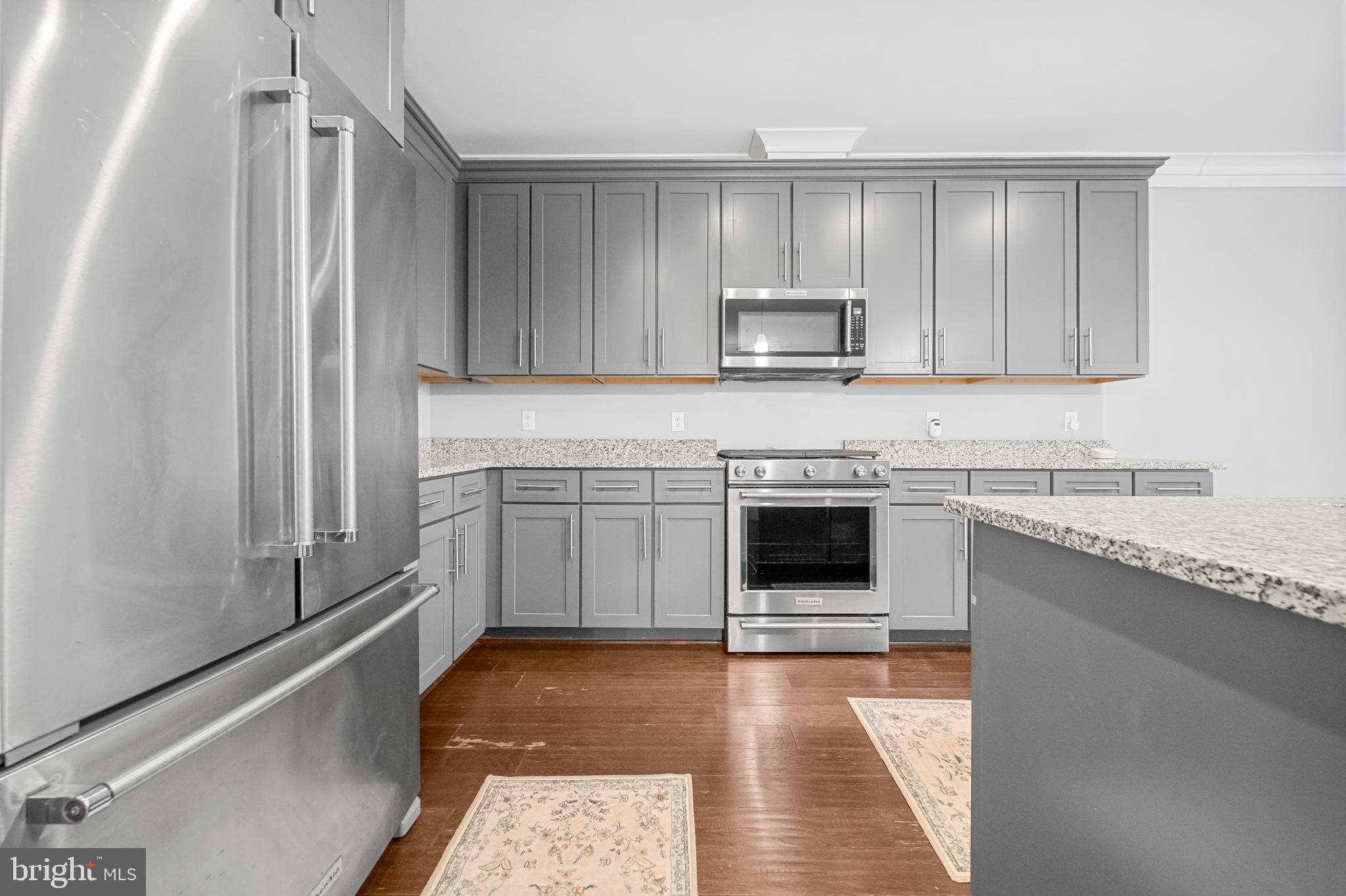 LANSDOWNE TOWN CENTER - Residential