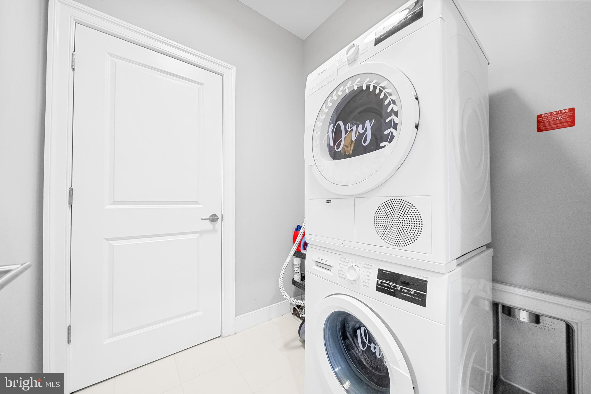 LANSDOWNE TOWN CENTER - Residential