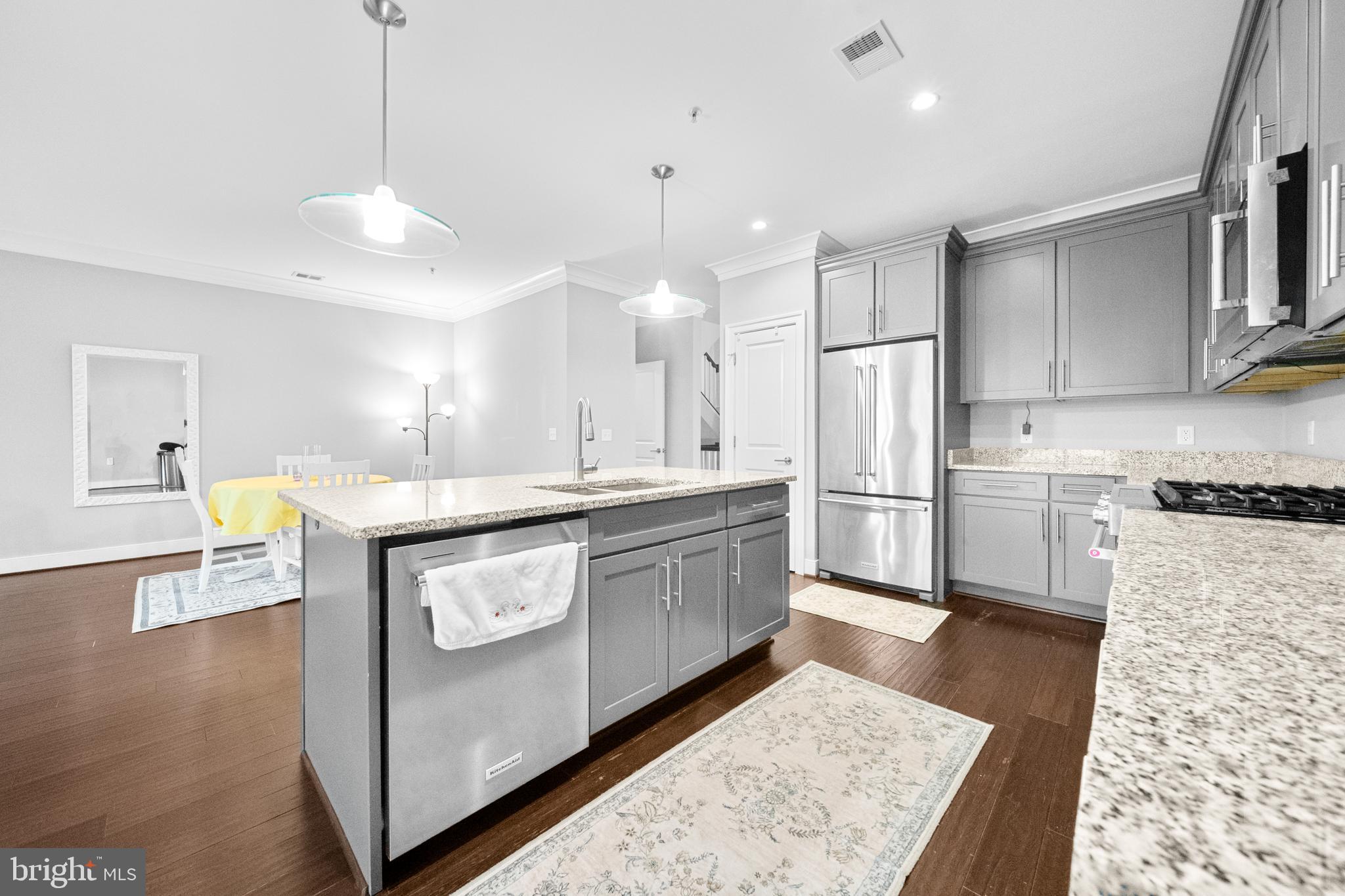 LANSDOWNE TOWN CENTER - Residential