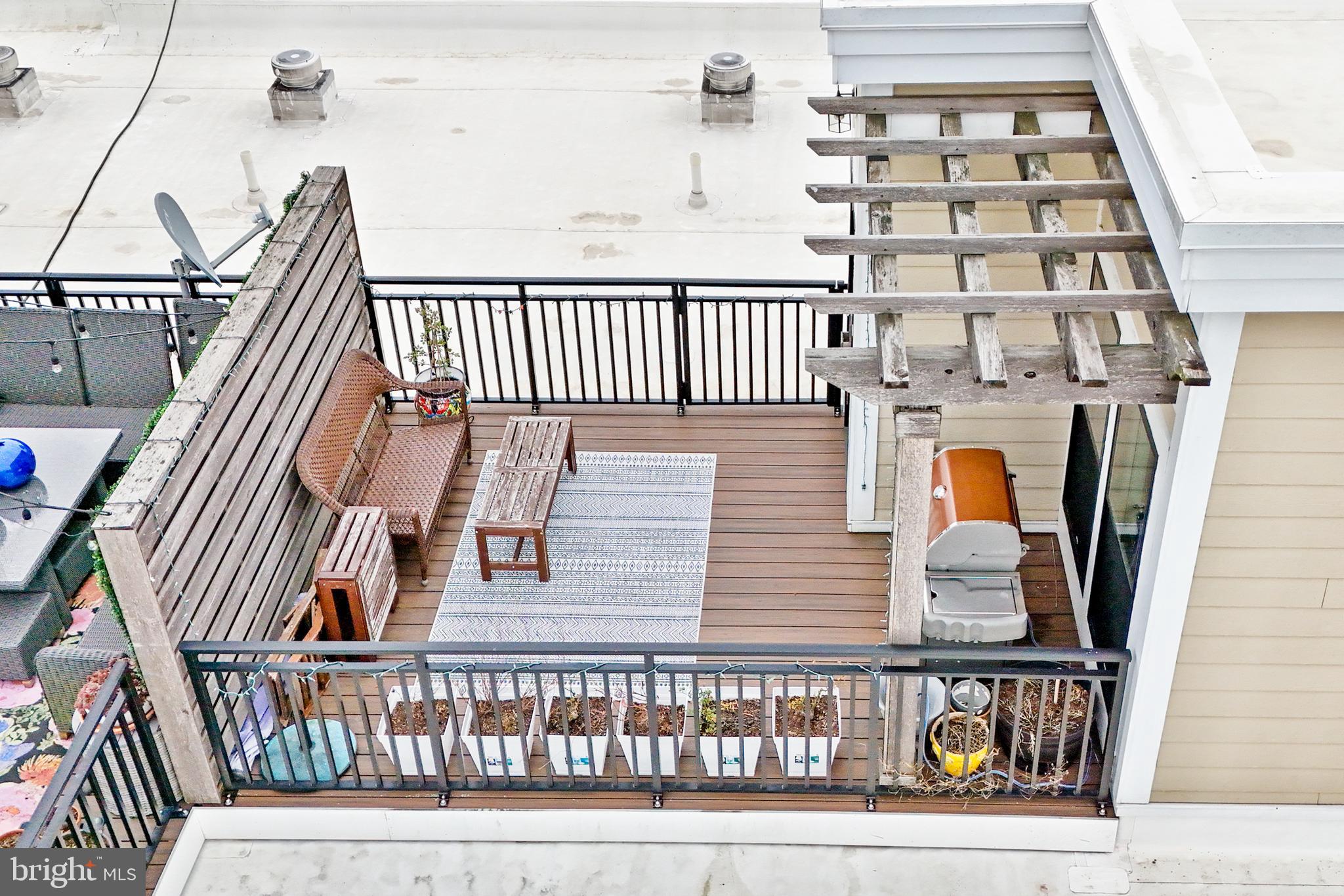 LANSDOWNE TOWN CENTER - Residential