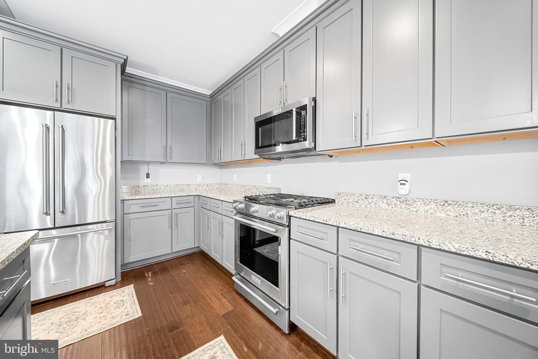 LANSDOWNE TOWN CENTER - Residential