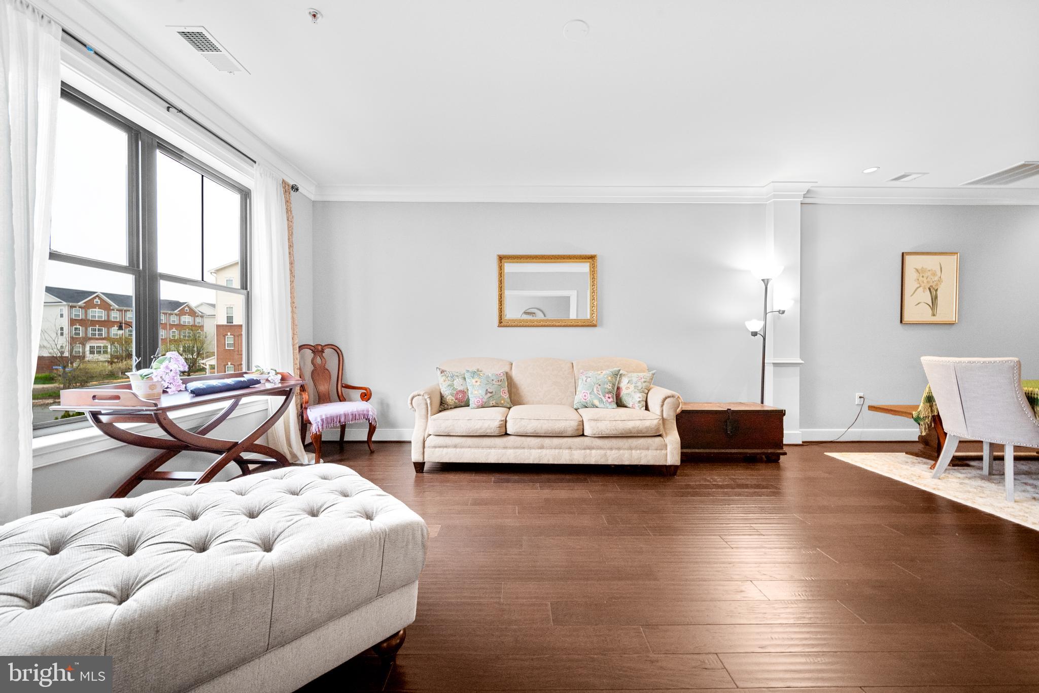 LANSDOWNE TOWN CENTER - Residential