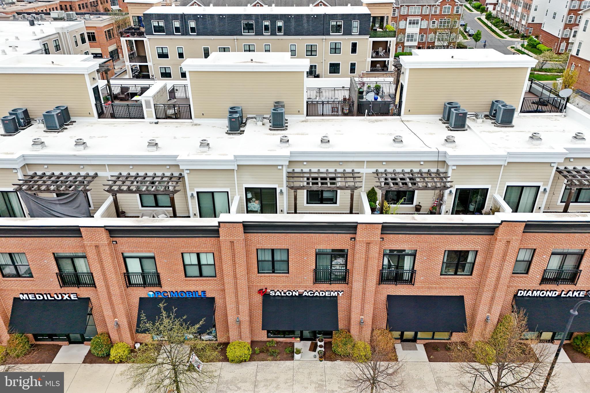 LANSDOWNE TOWN CENTER - Residential