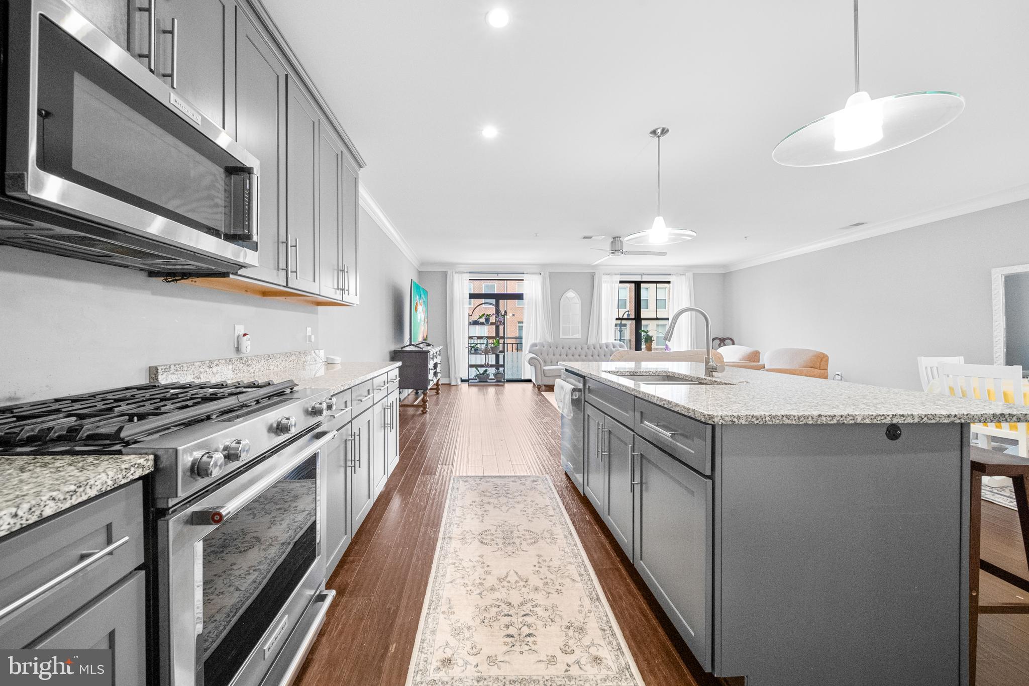 LANSDOWNE TOWN CENTER - Residential