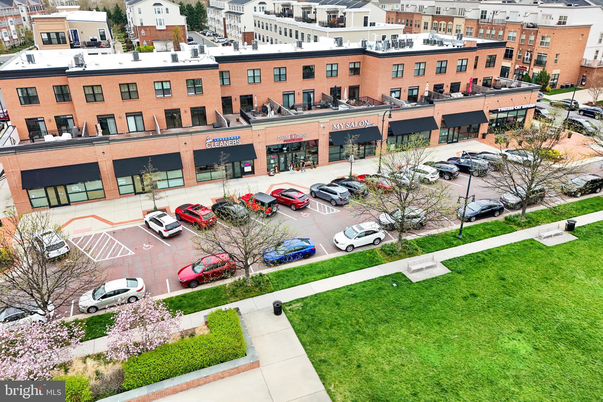 LANSDOWNE TOWN CENTER - Residential