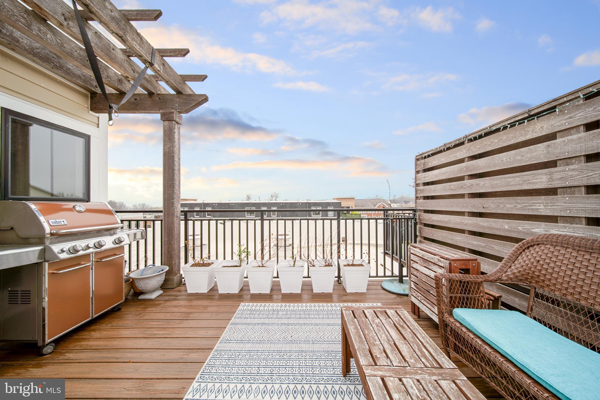 LANSDOWNE TOWN CENTER - Residential