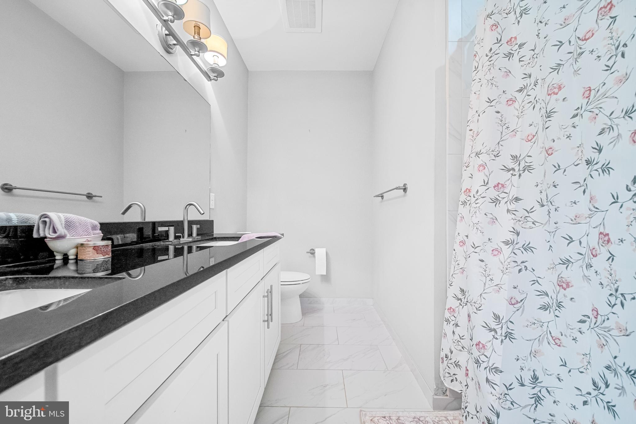 LANSDOWNE TOWN CENTER - Residential