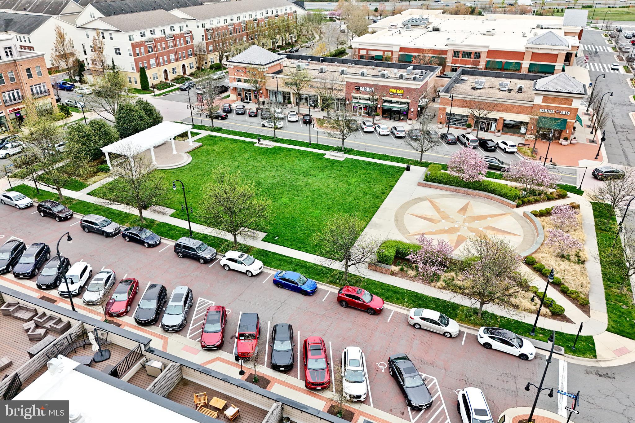 LANSDOWNE TOWN CENTER - Residential