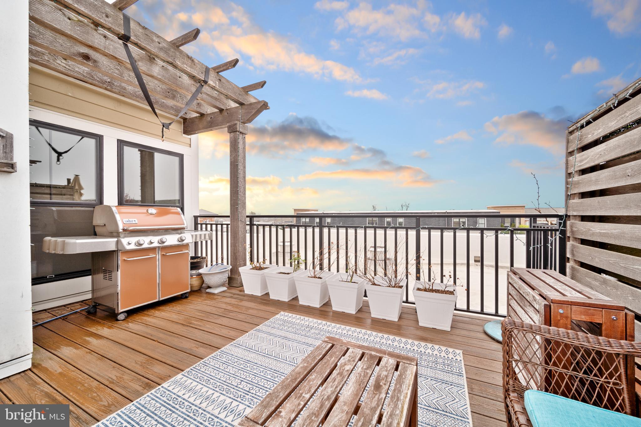 LANSDOWNE TOWN CENTER - Residential