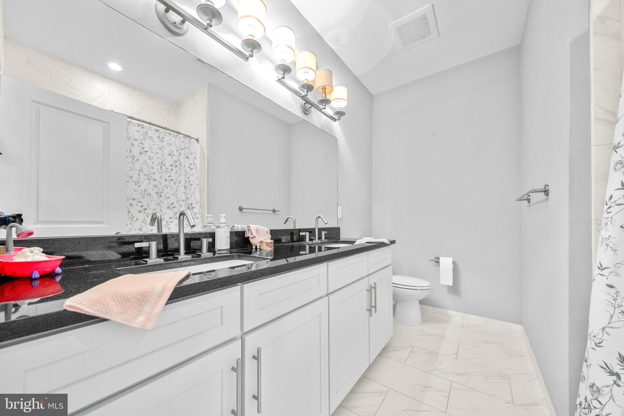 LANSDOWNE TOWN CENTER - Residential