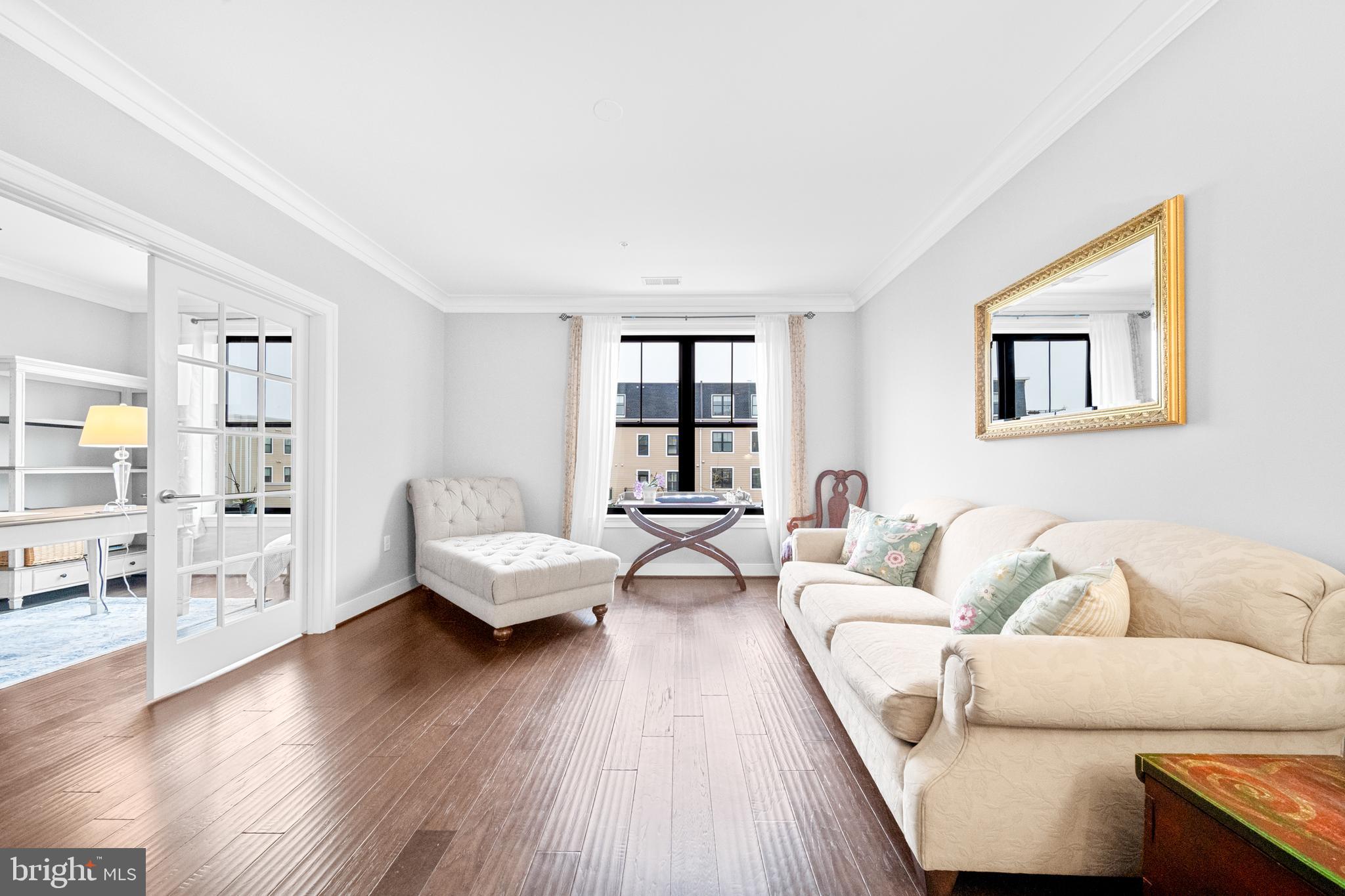 LANSDOWNE TOWN CENTER - Residential