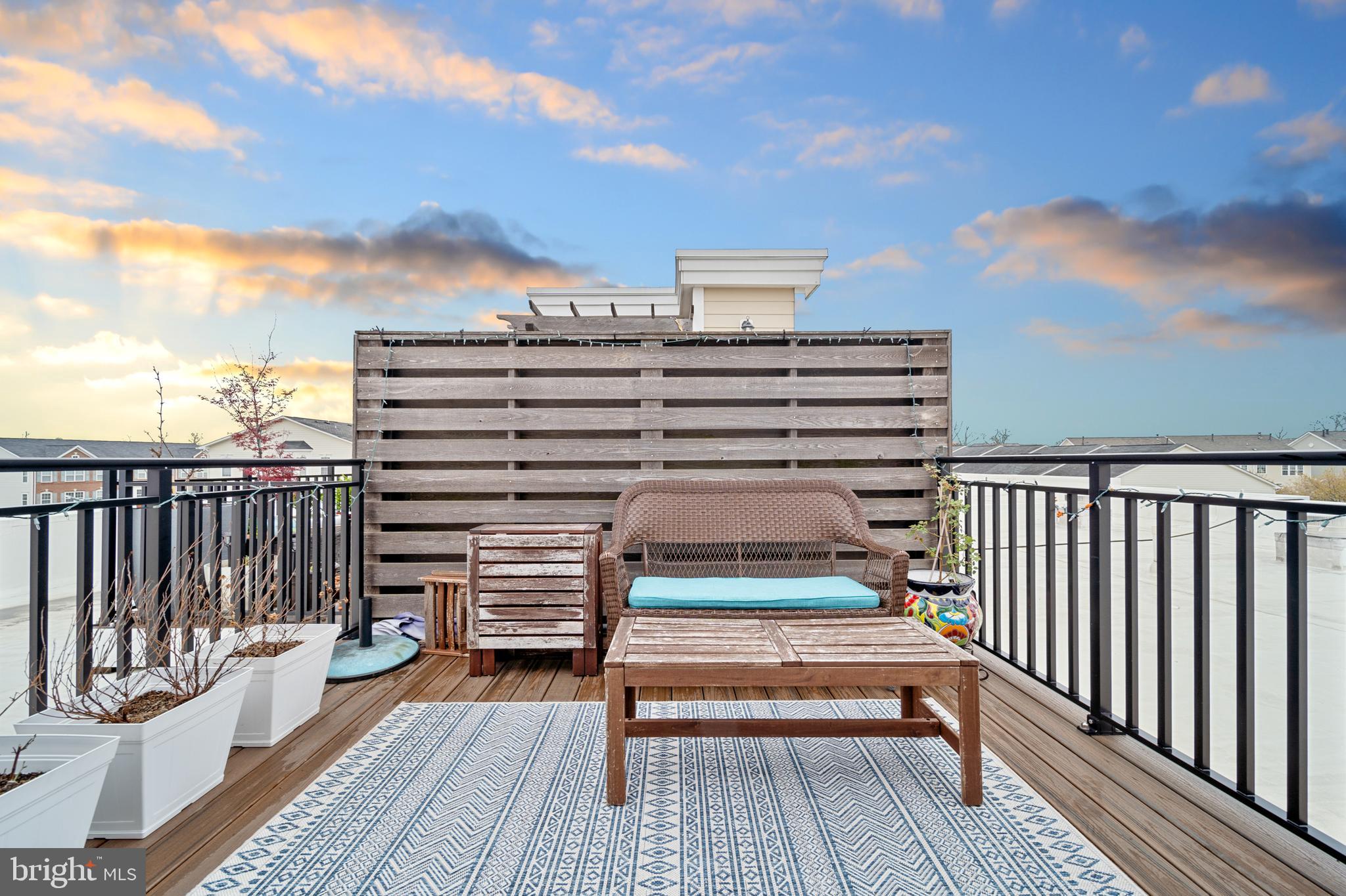 LANSDOWNE TOWN CENTER - Residential