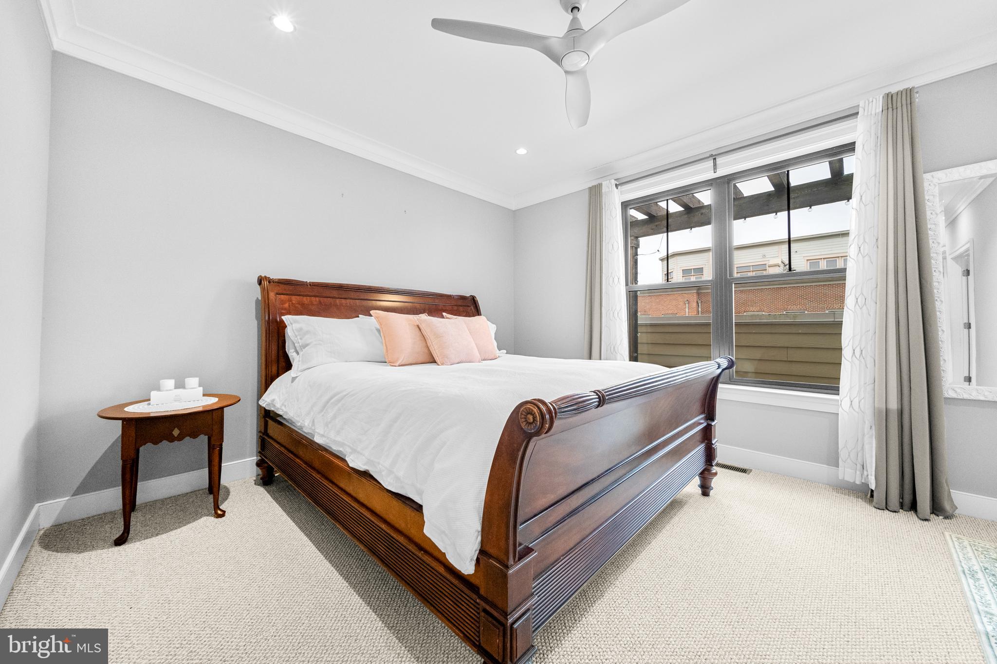 LANSDOWNE TOWN CENTER - Residential