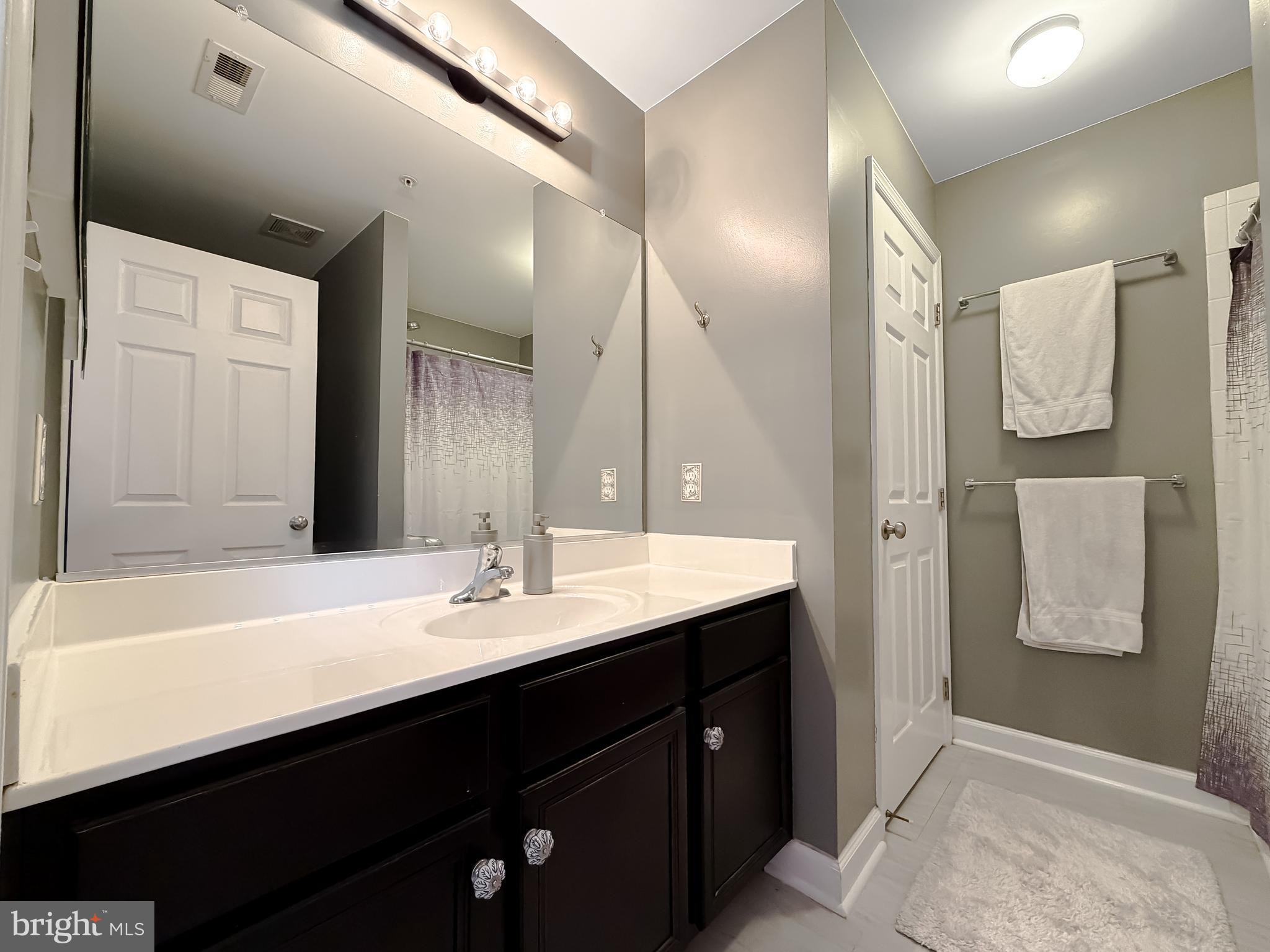 OAK TREE LANDING - Residential