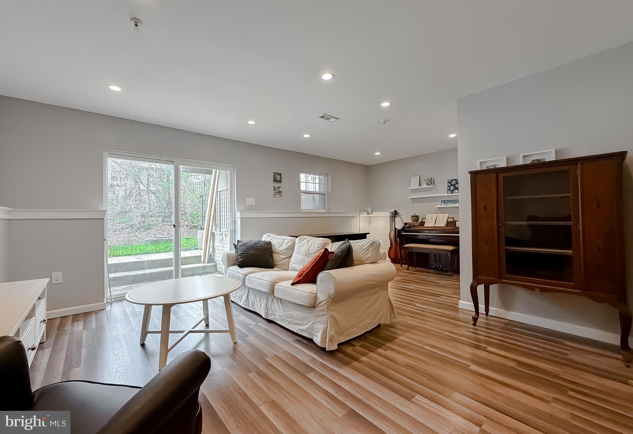 OAK TREE LANDING - Residential