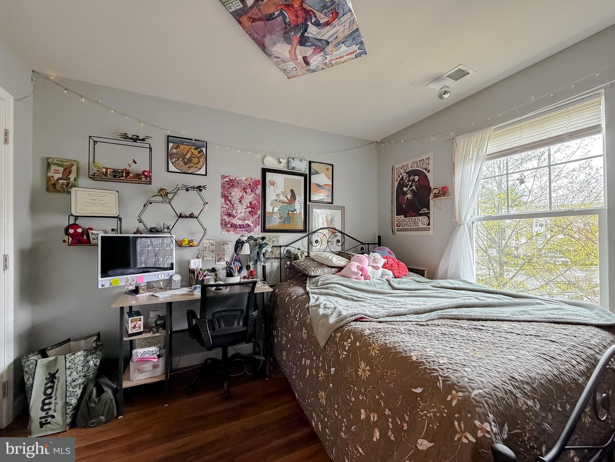 OAK TREE LANDING - Residential