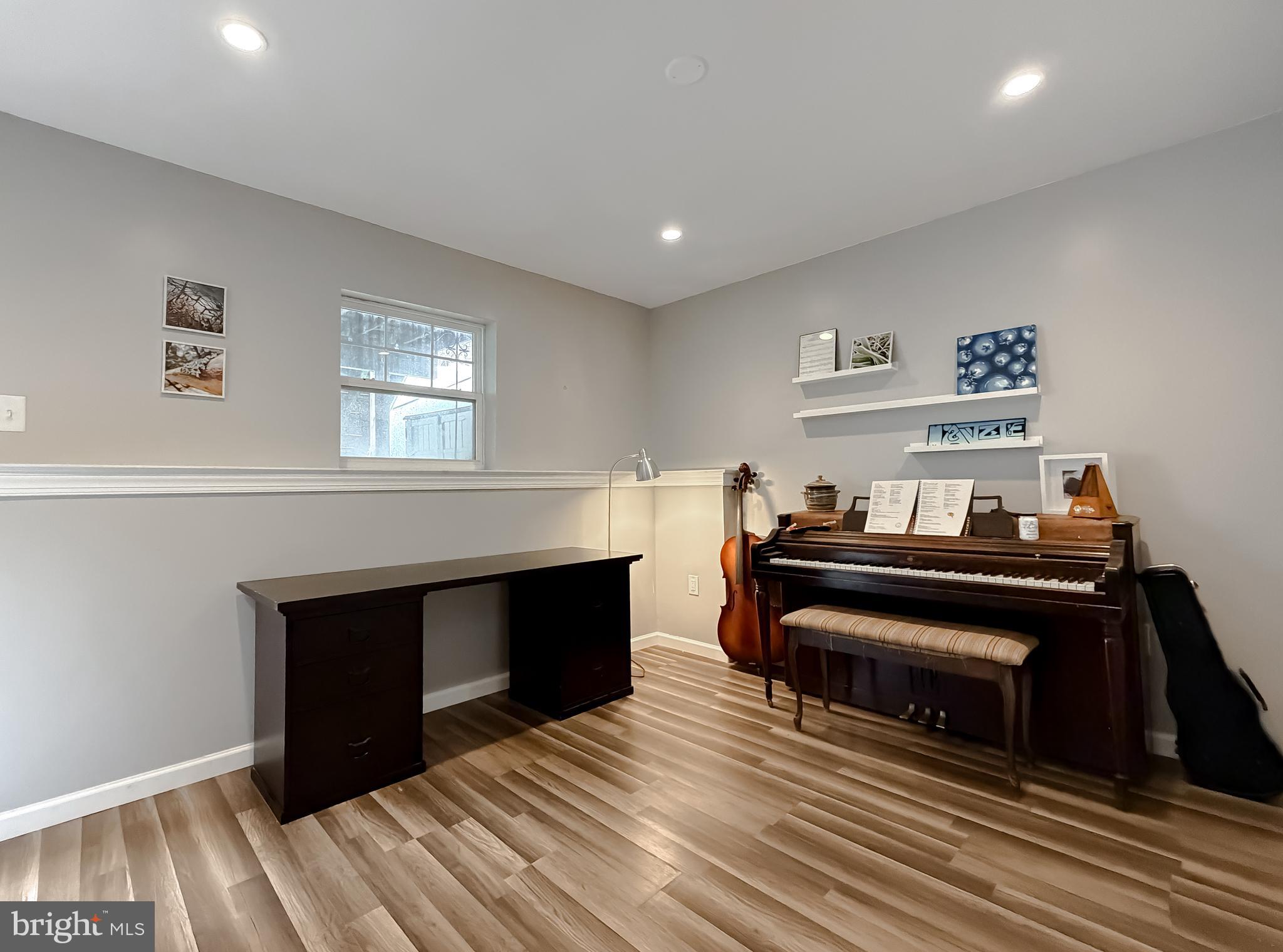 OAK TREE LANDING - Residential