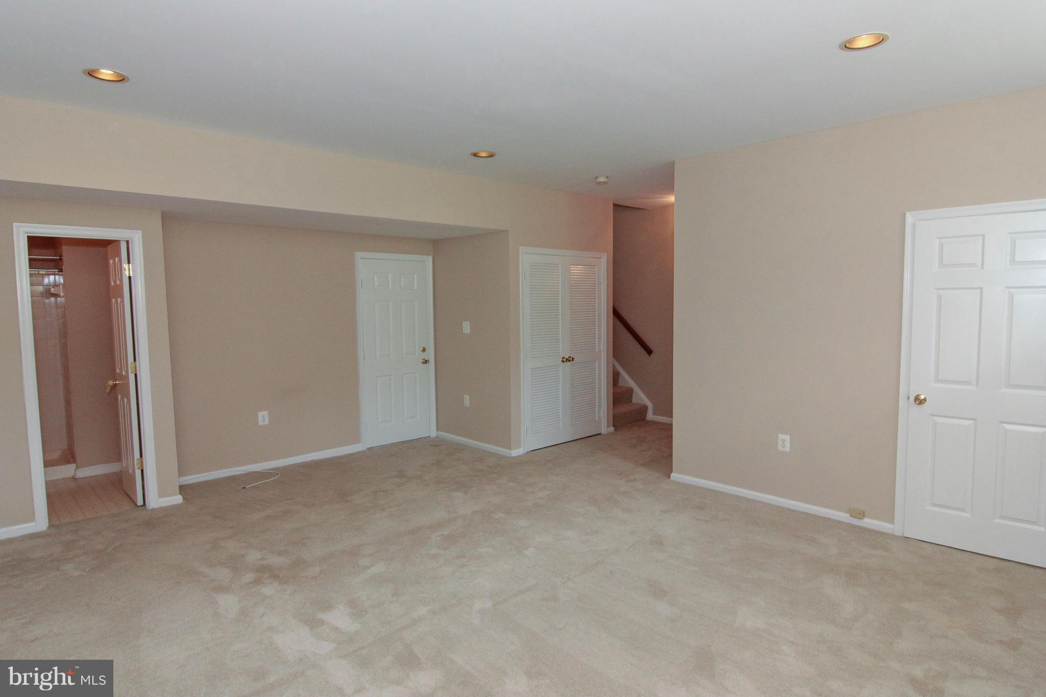 POTOMAC HUNT - Residential