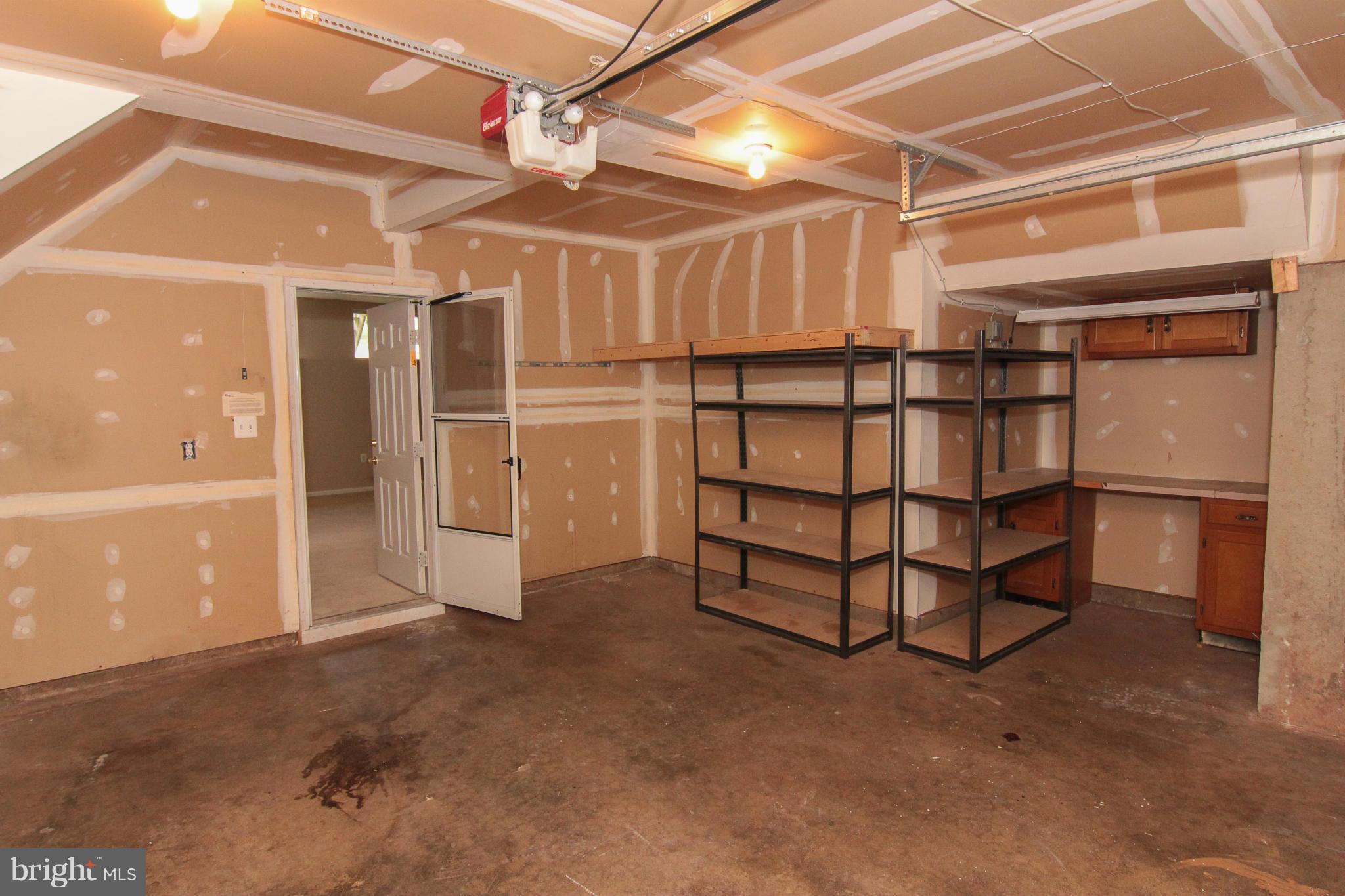 POTOMAC HUNT - Residential