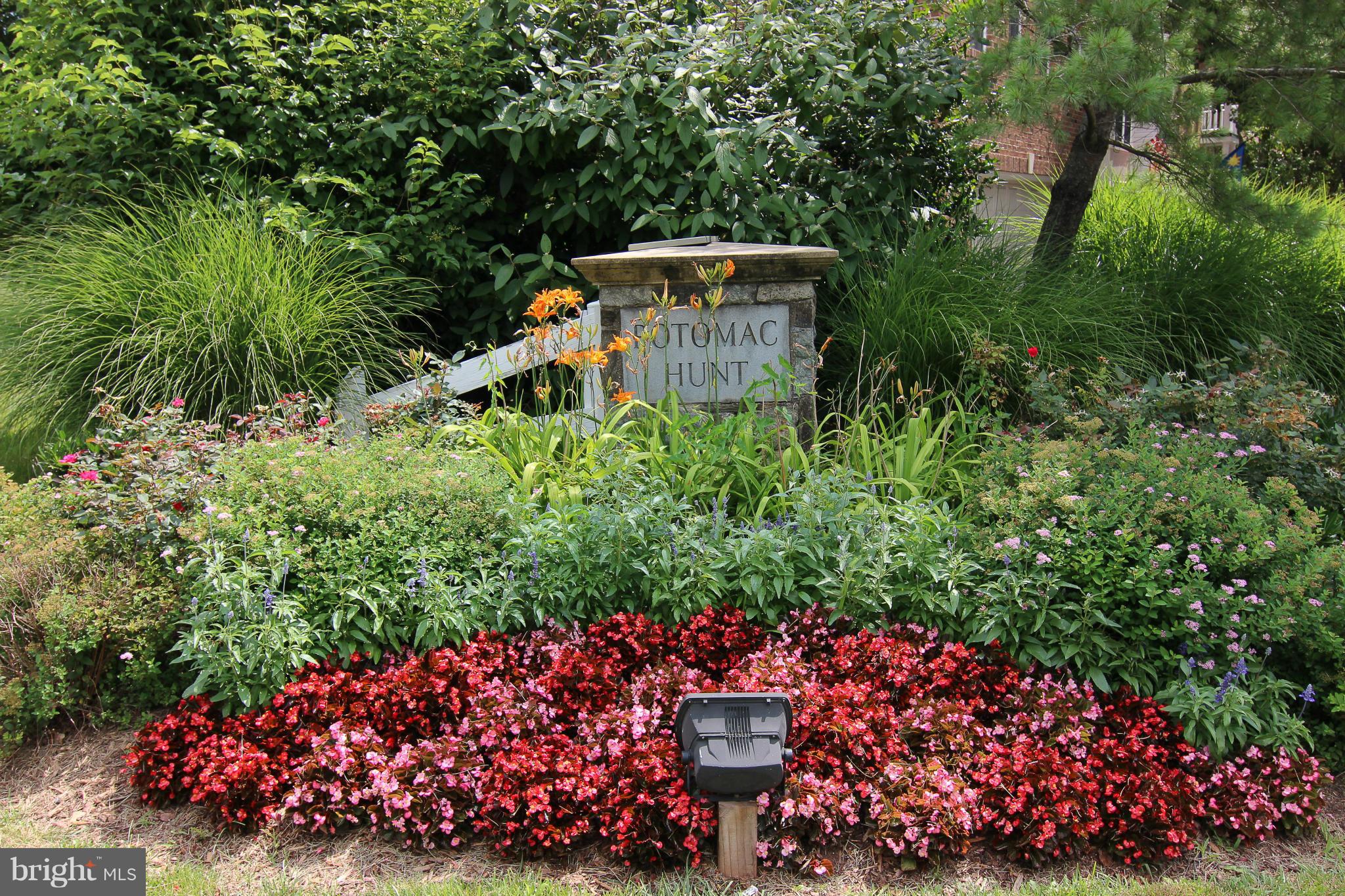 POTOMAC HUNT - Residential