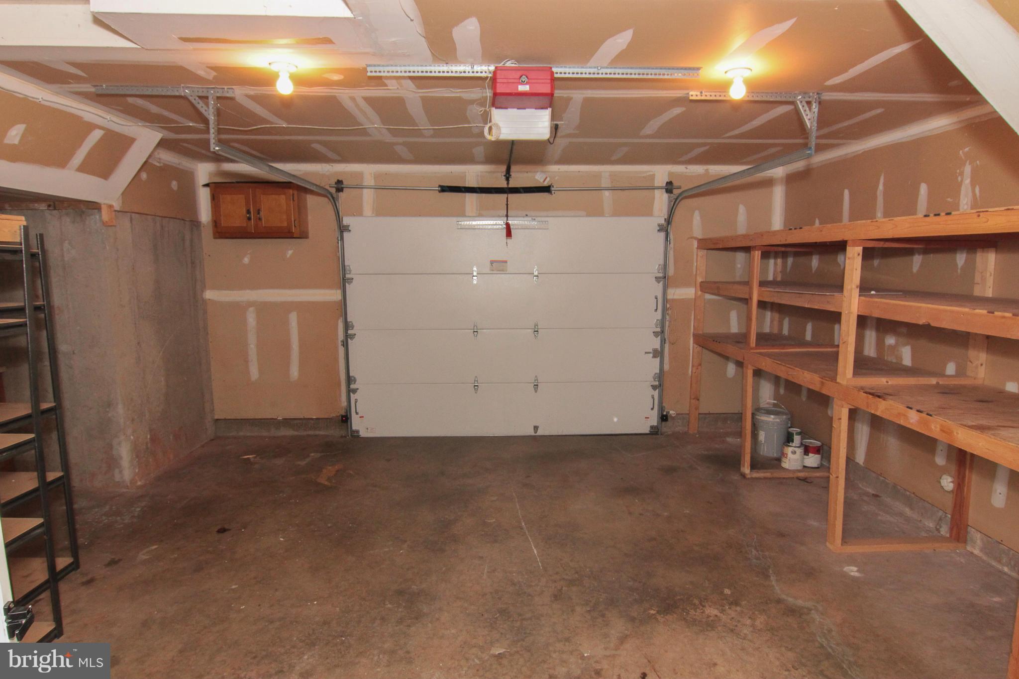 POTOMAC HUNT - Residential