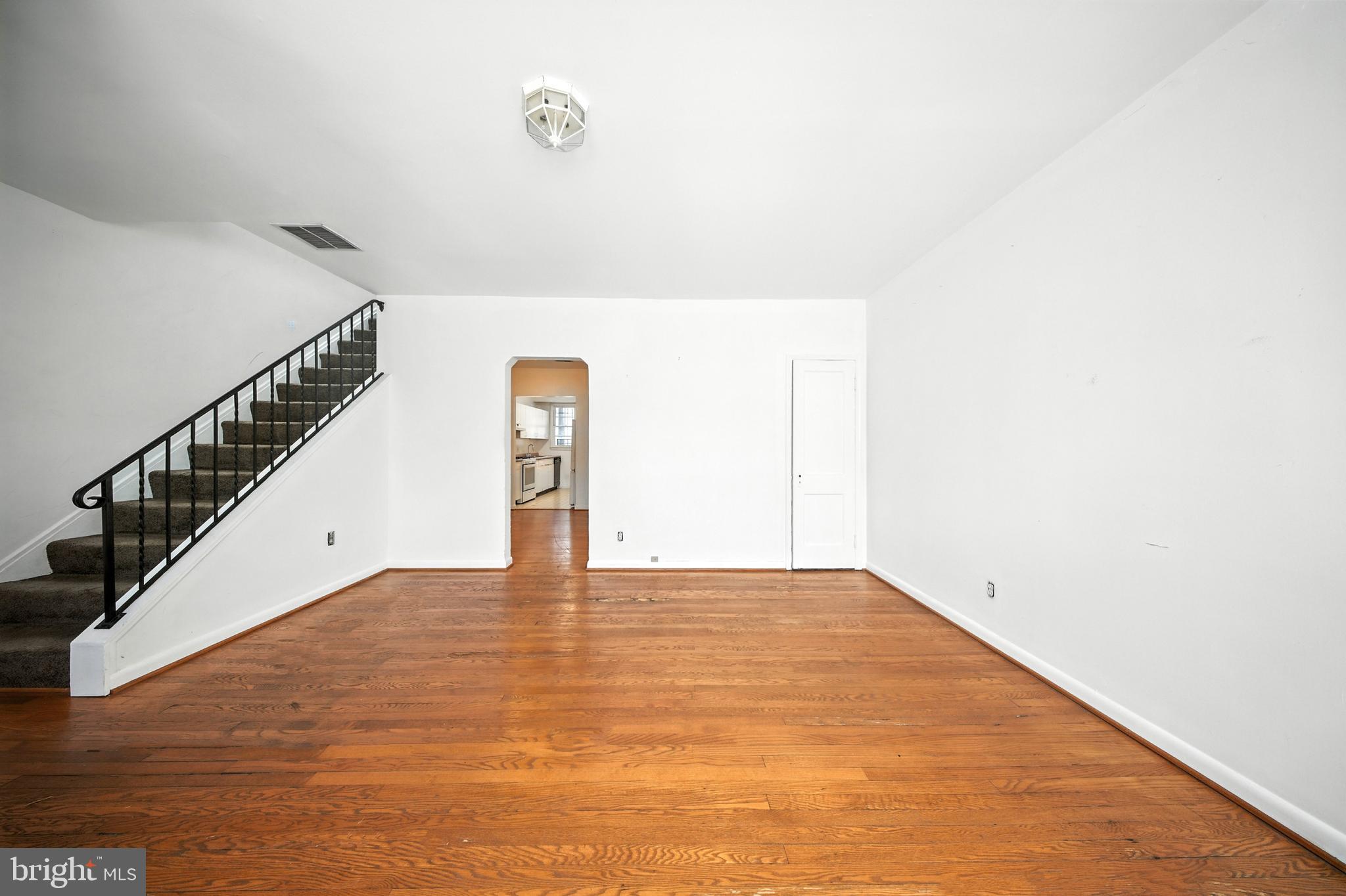 1006 4TH STREET NE