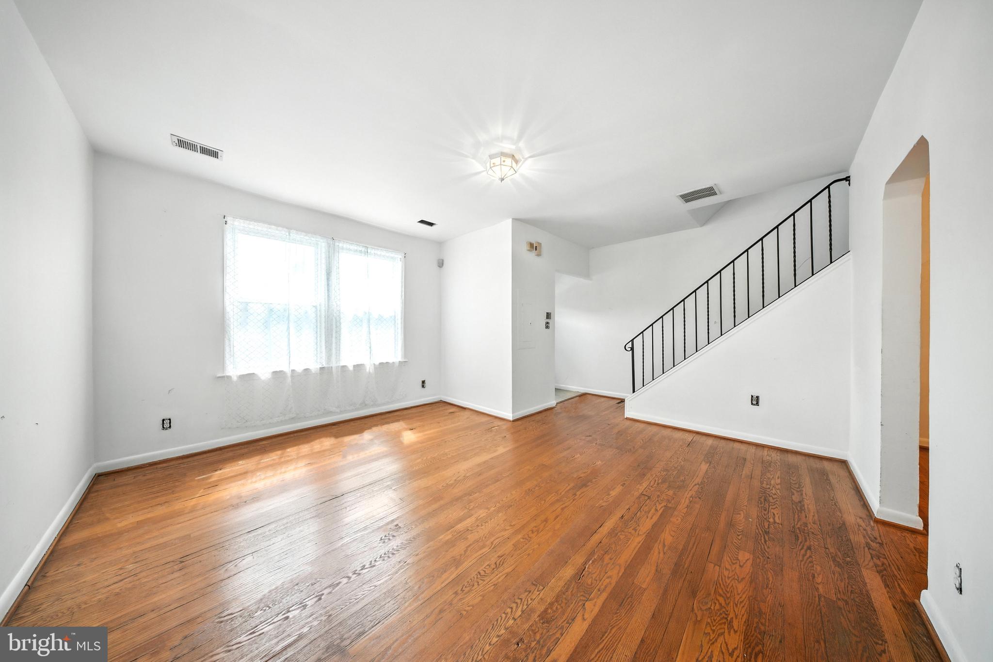 1006 4TH STREET NE