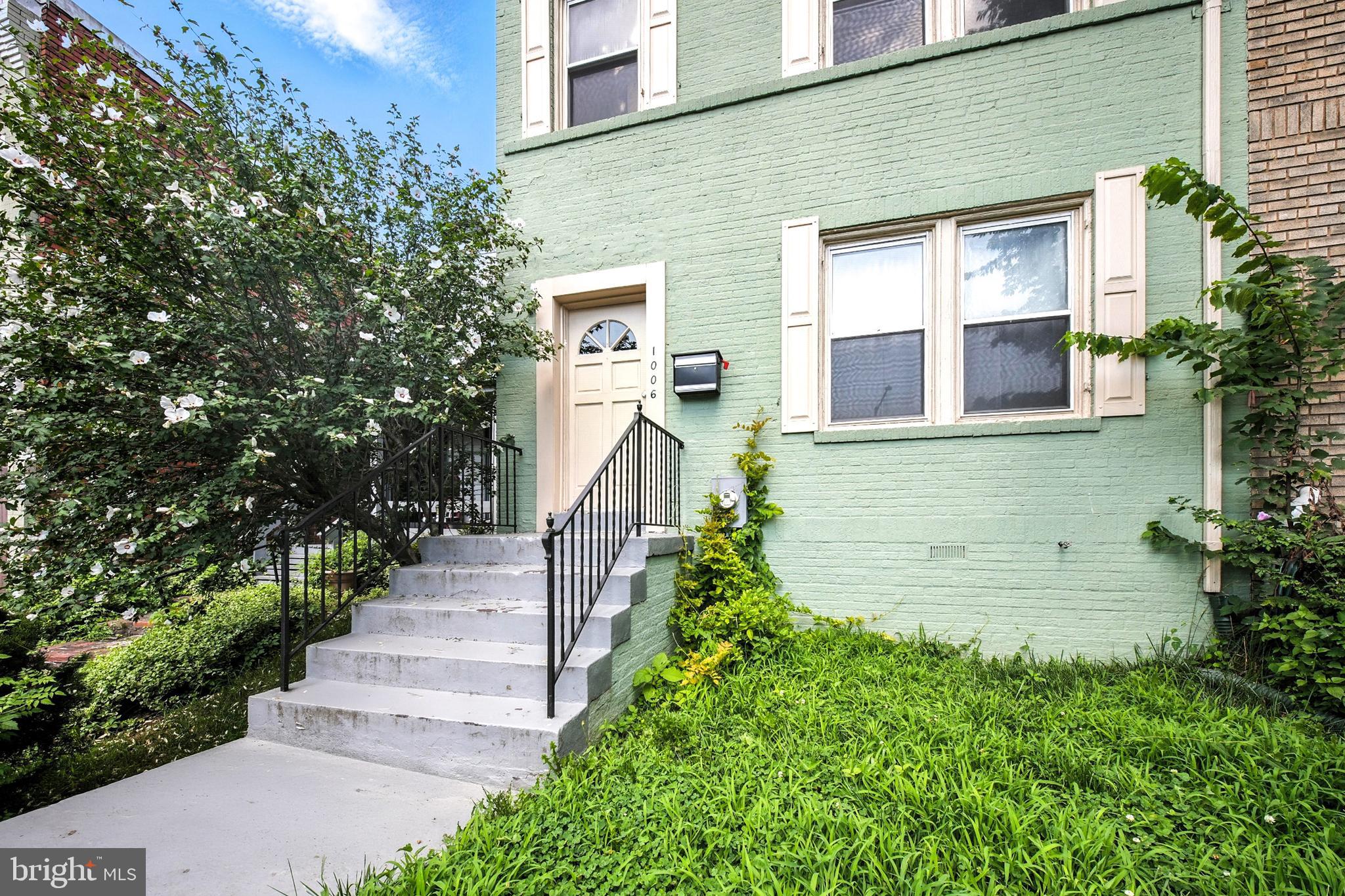 1006 4TH STREET NE