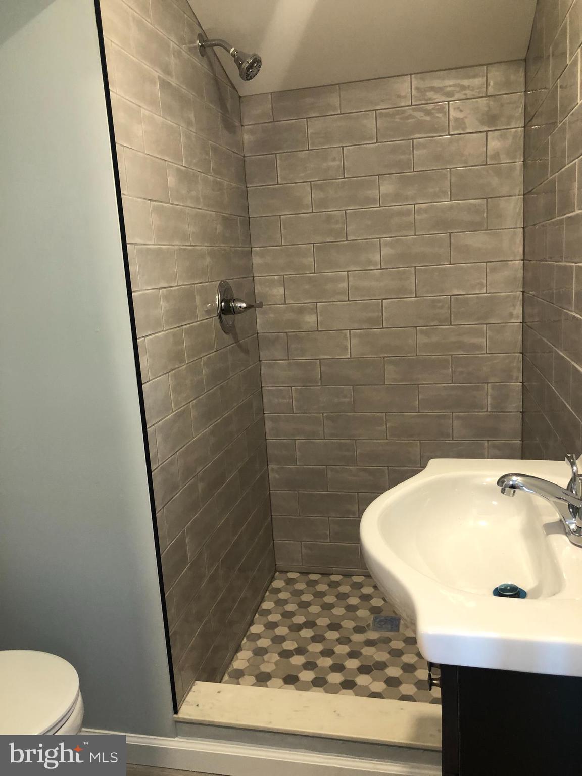 ROXBOROUGH - Residential Lease