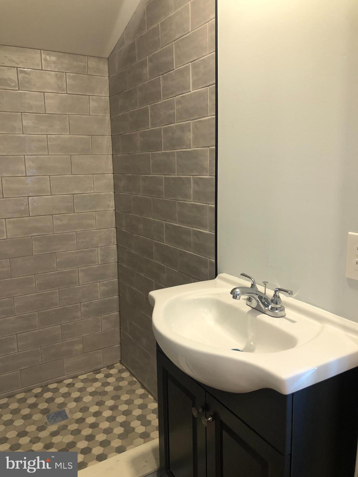 ROXBOROUGH - Residential Lease