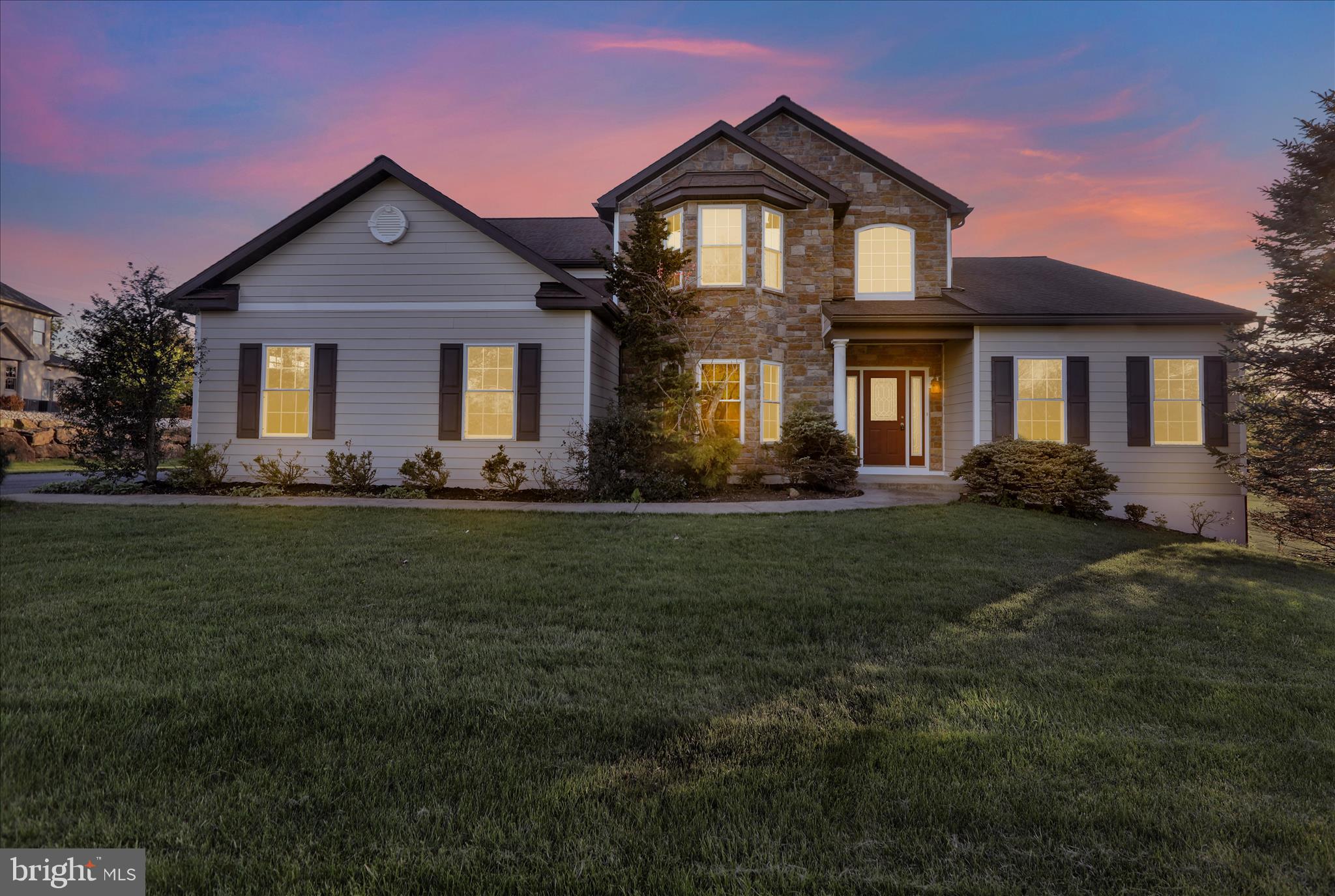 GOLDEN OAKS - Residential