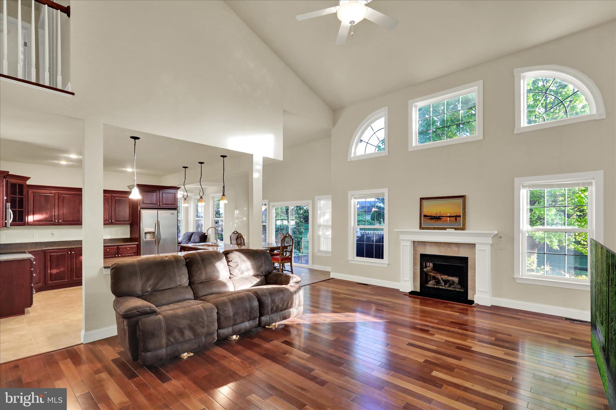 GOLDEN OAKS - Residential