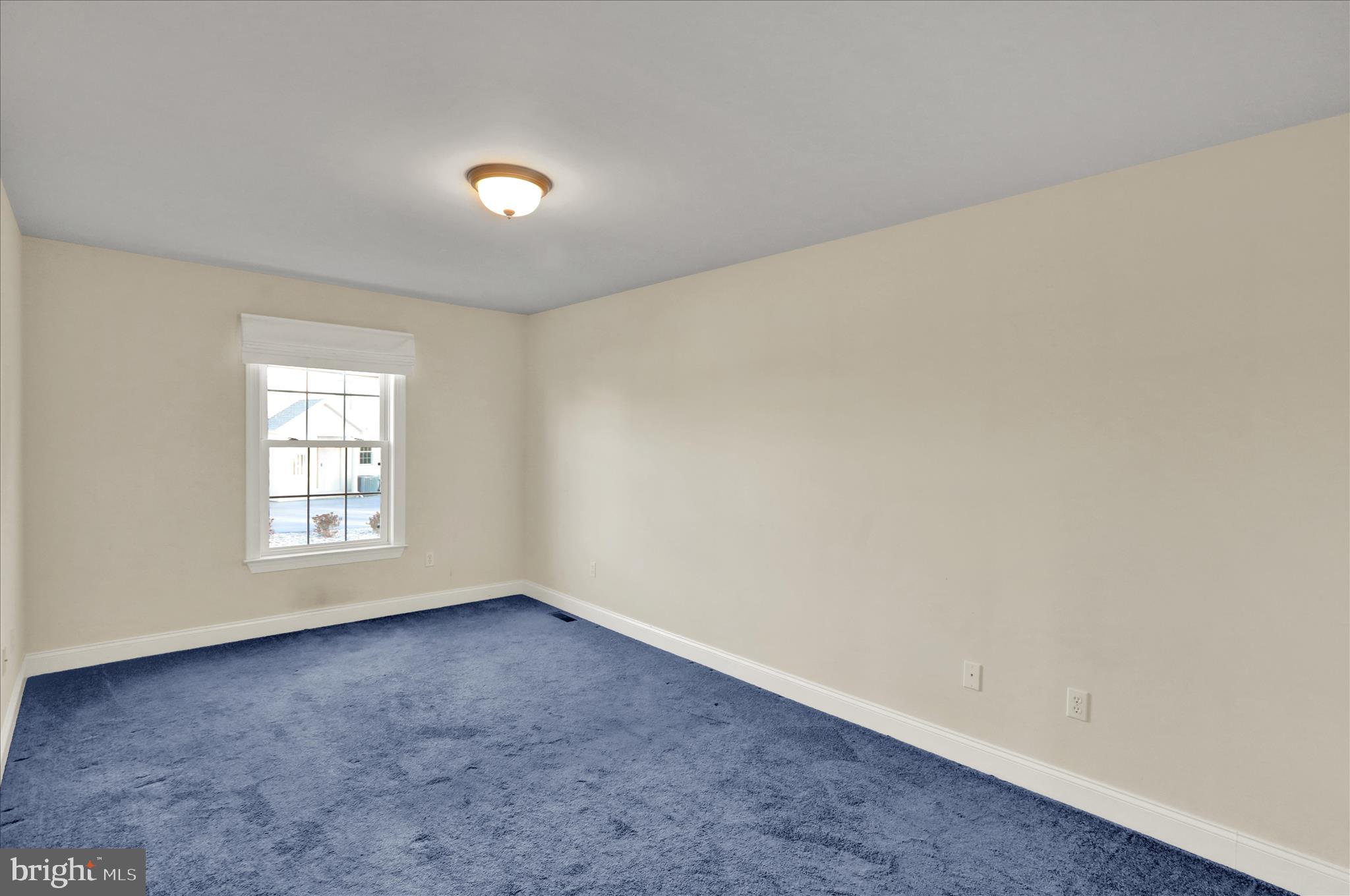 GOLDEN OAKS - Residential