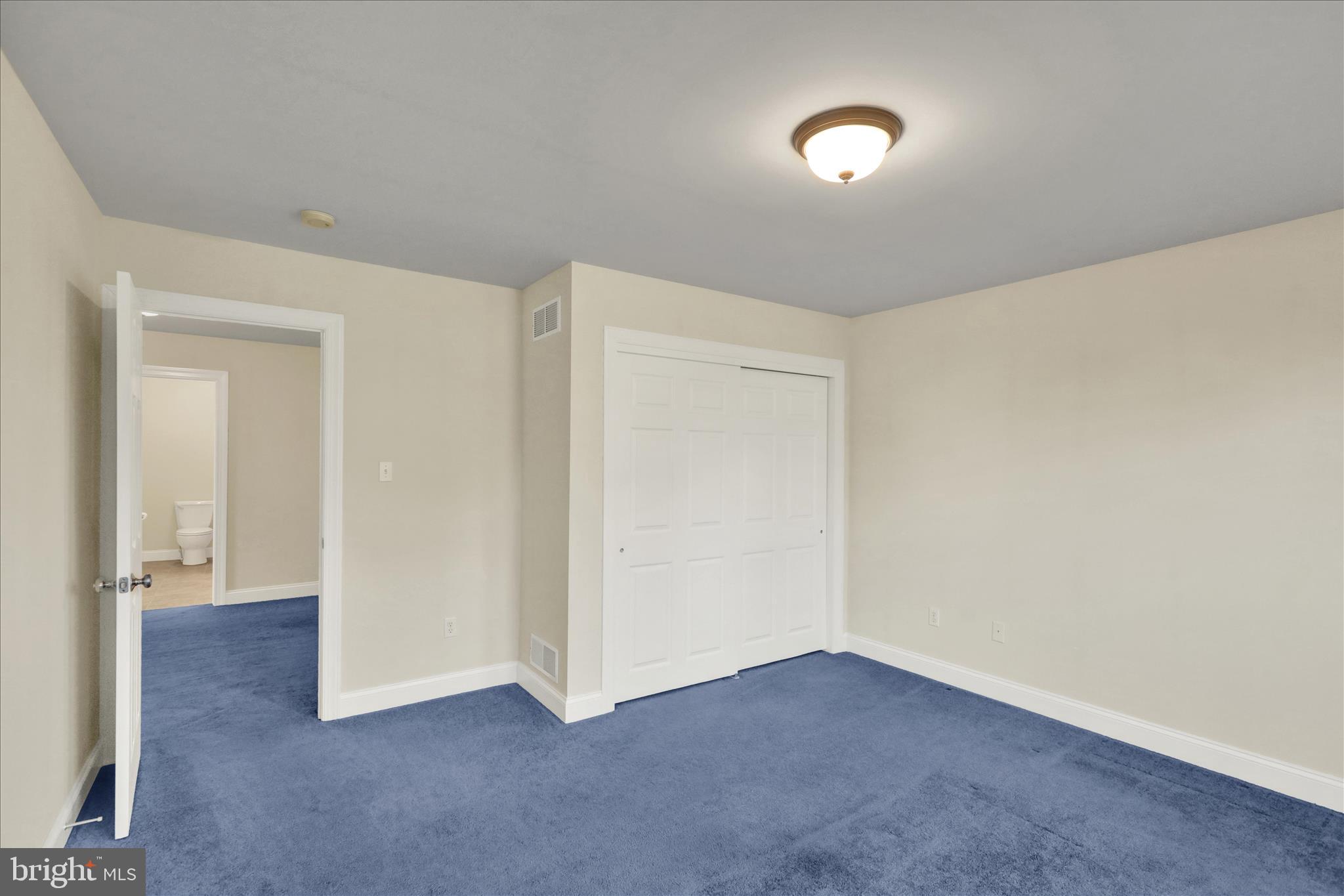 GOLDEN OAKS - Residential