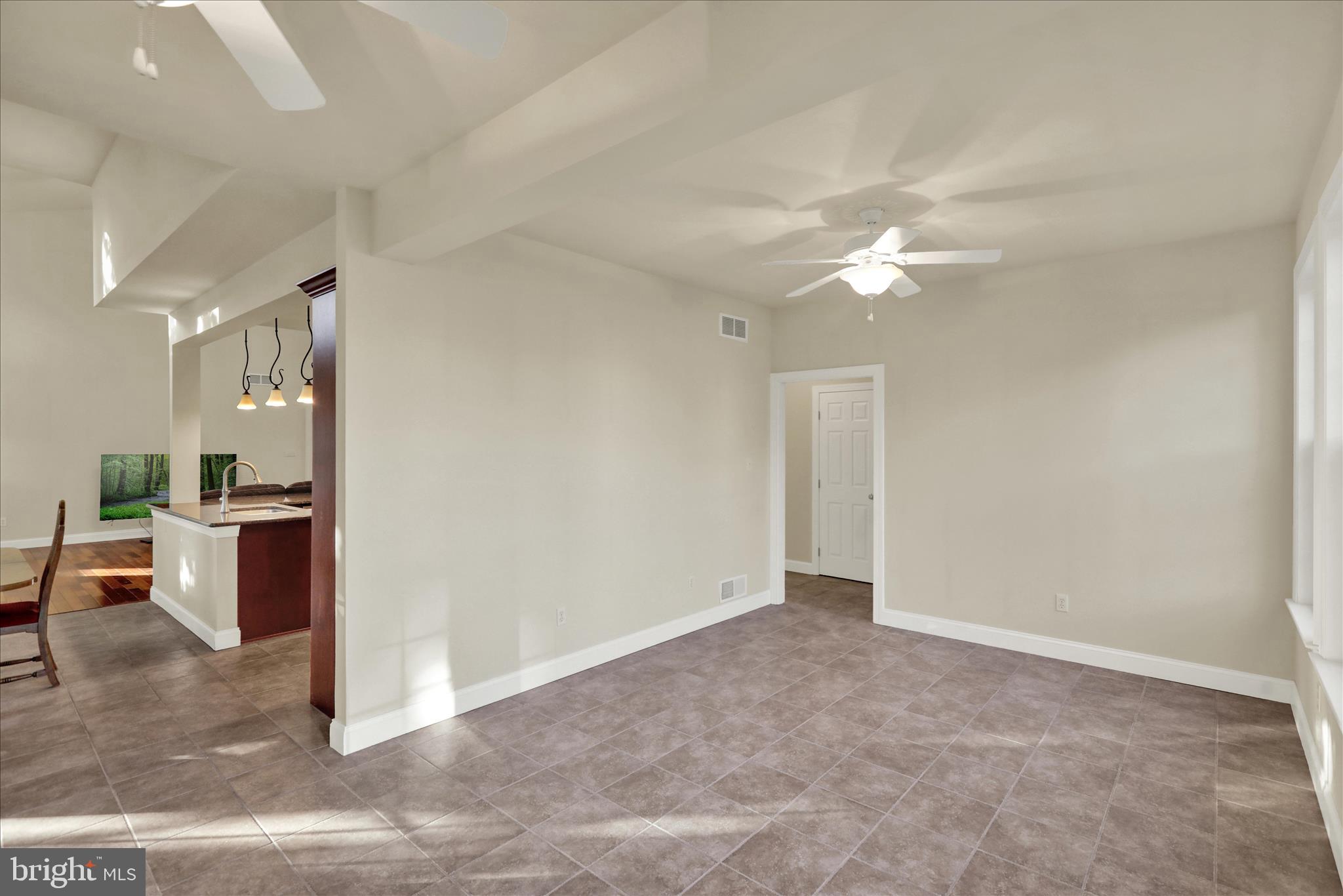 GOLDEN OAKS - Residential