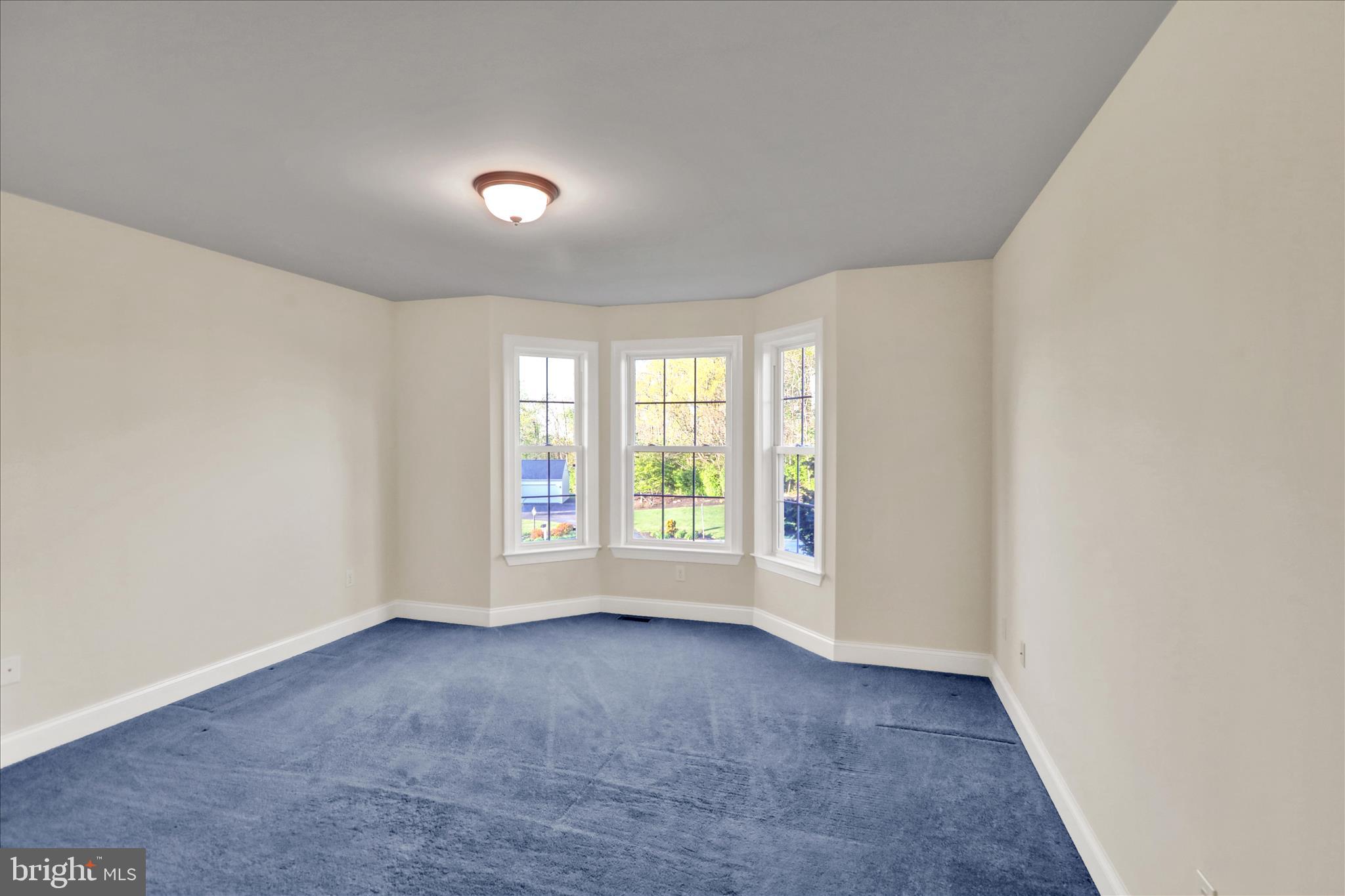 GOLDEN OAKS - Residential