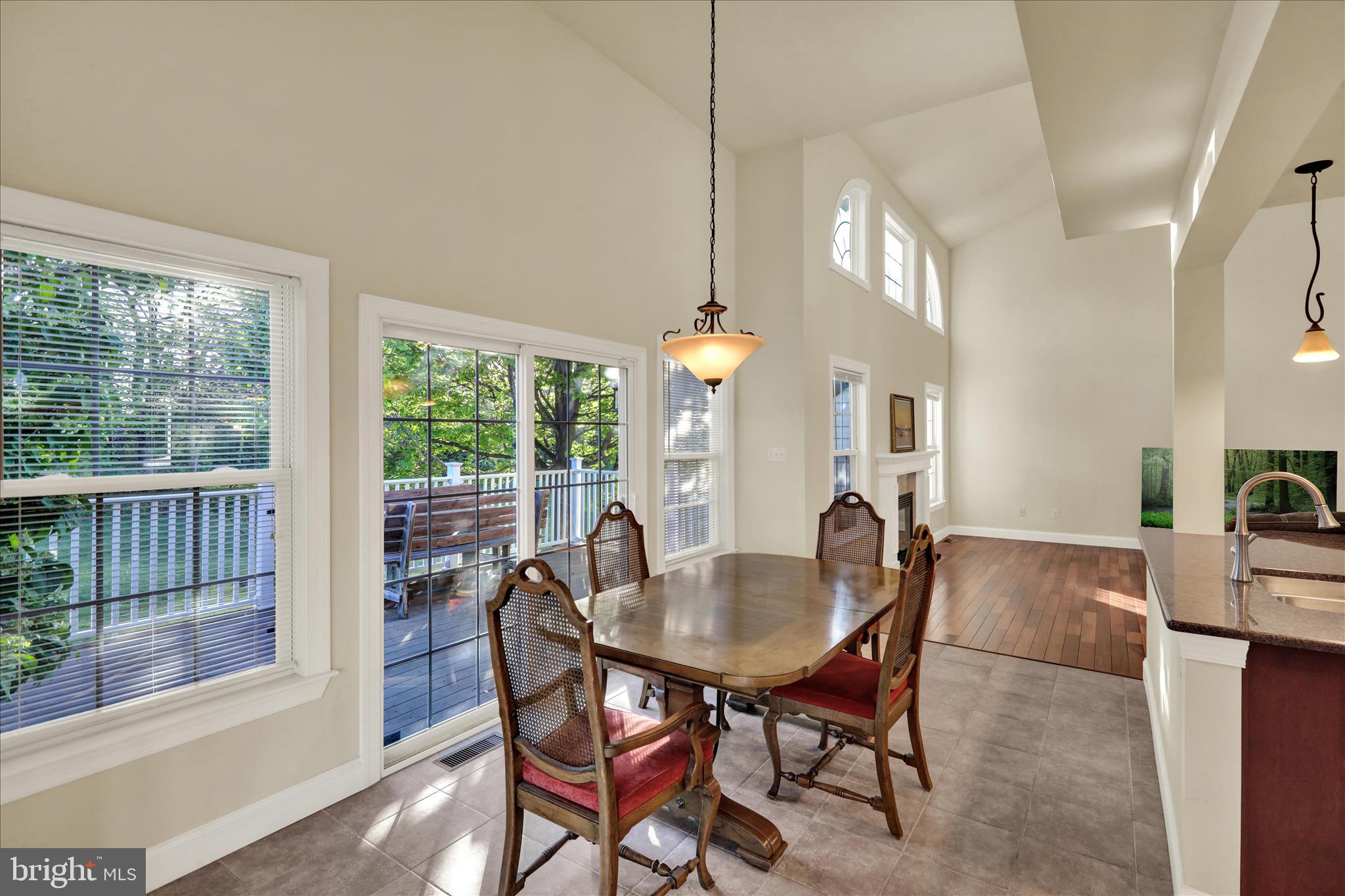 GOLDEN OAKS - Residential
