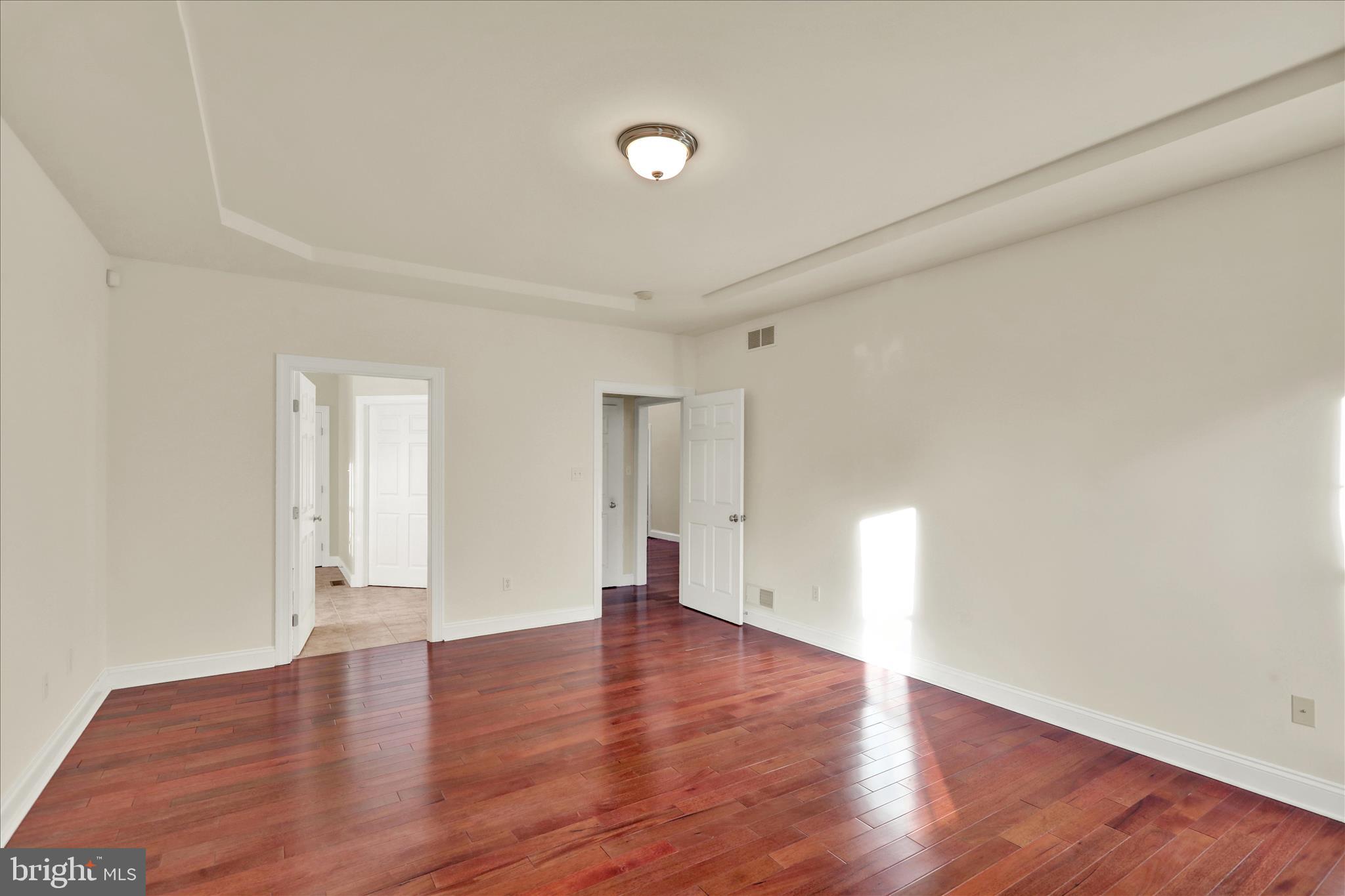 GOLDEN OAKS - Residential